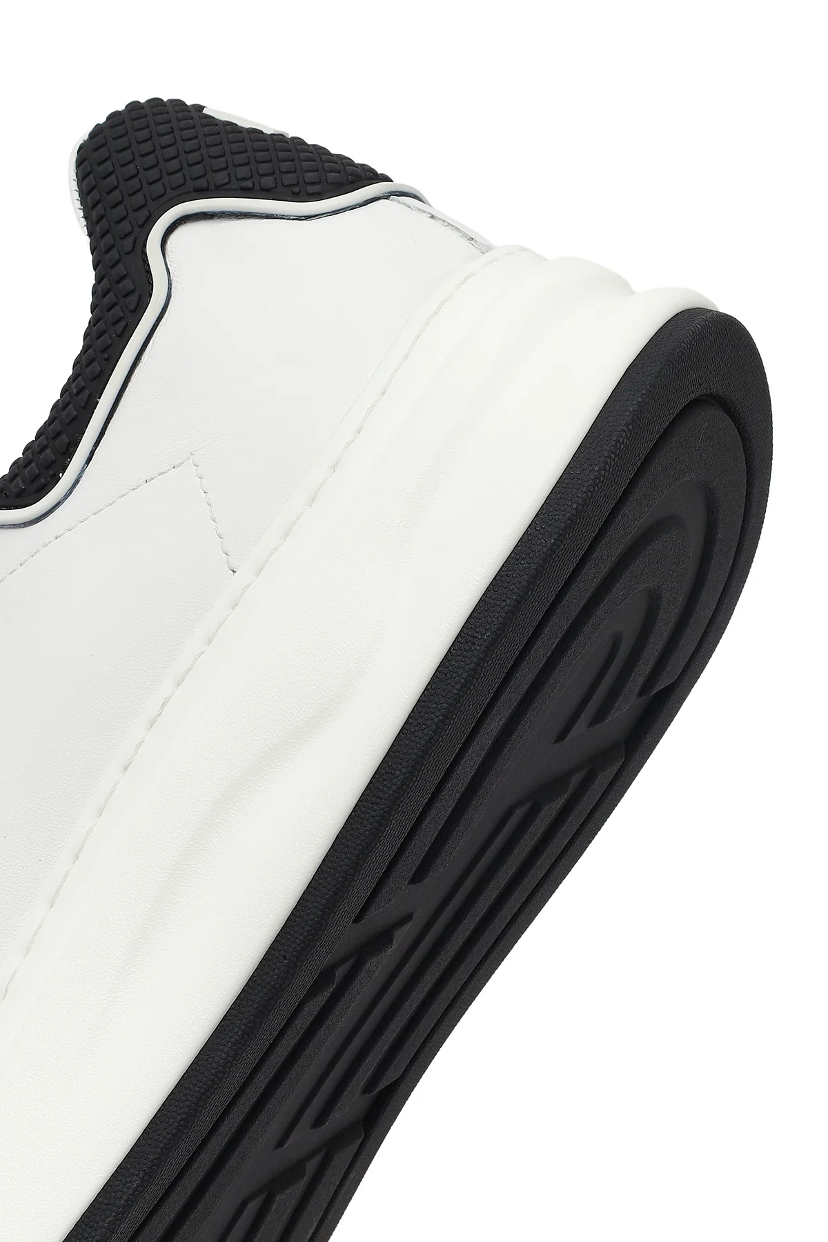 Erkek Beyaz Bağcıklı Kalın Tabanlı Deri Sneaker - Image 8