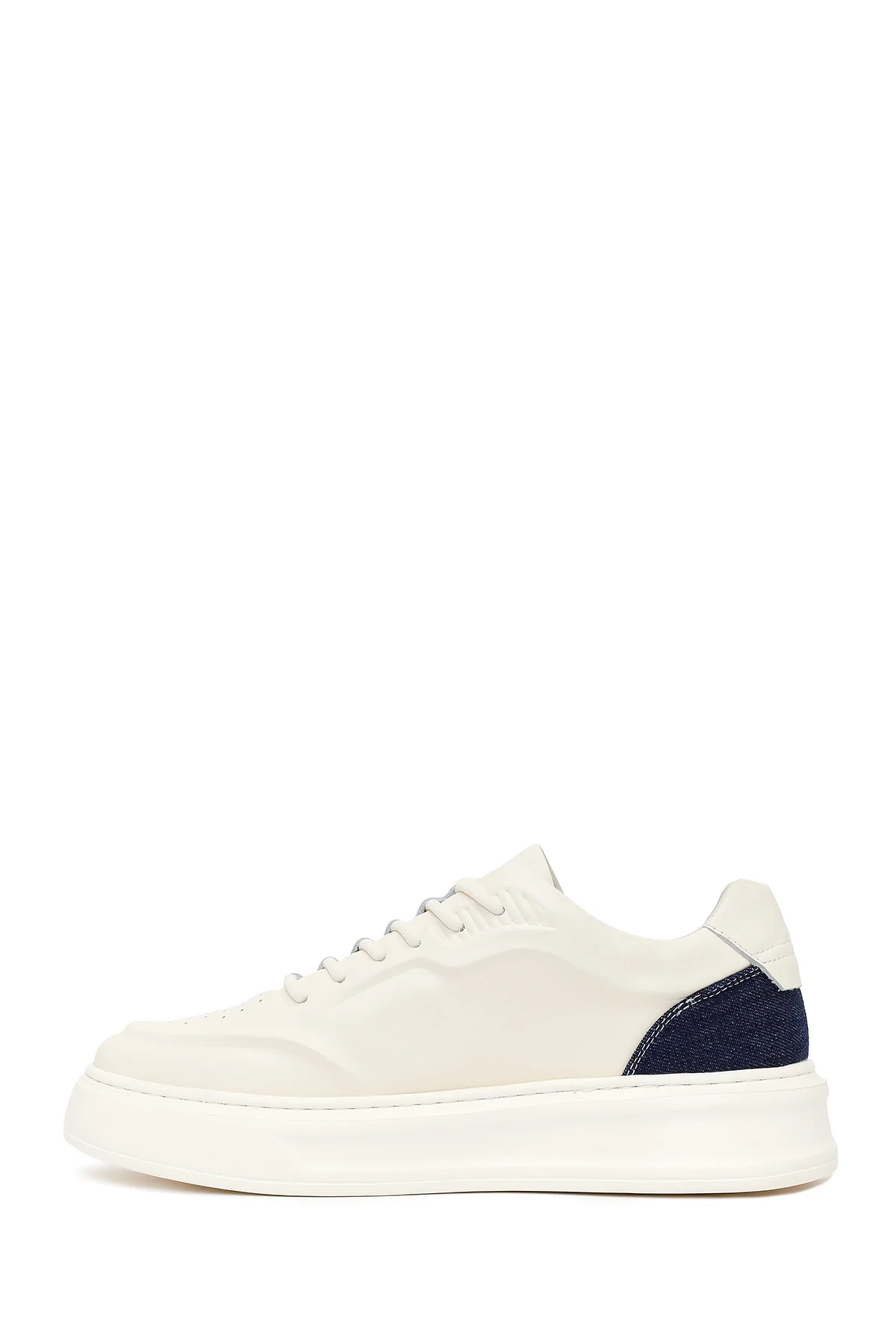 Erkek Beyaz Bağcıklı Kalın Tabanlı Deri Sneaker - Image 4