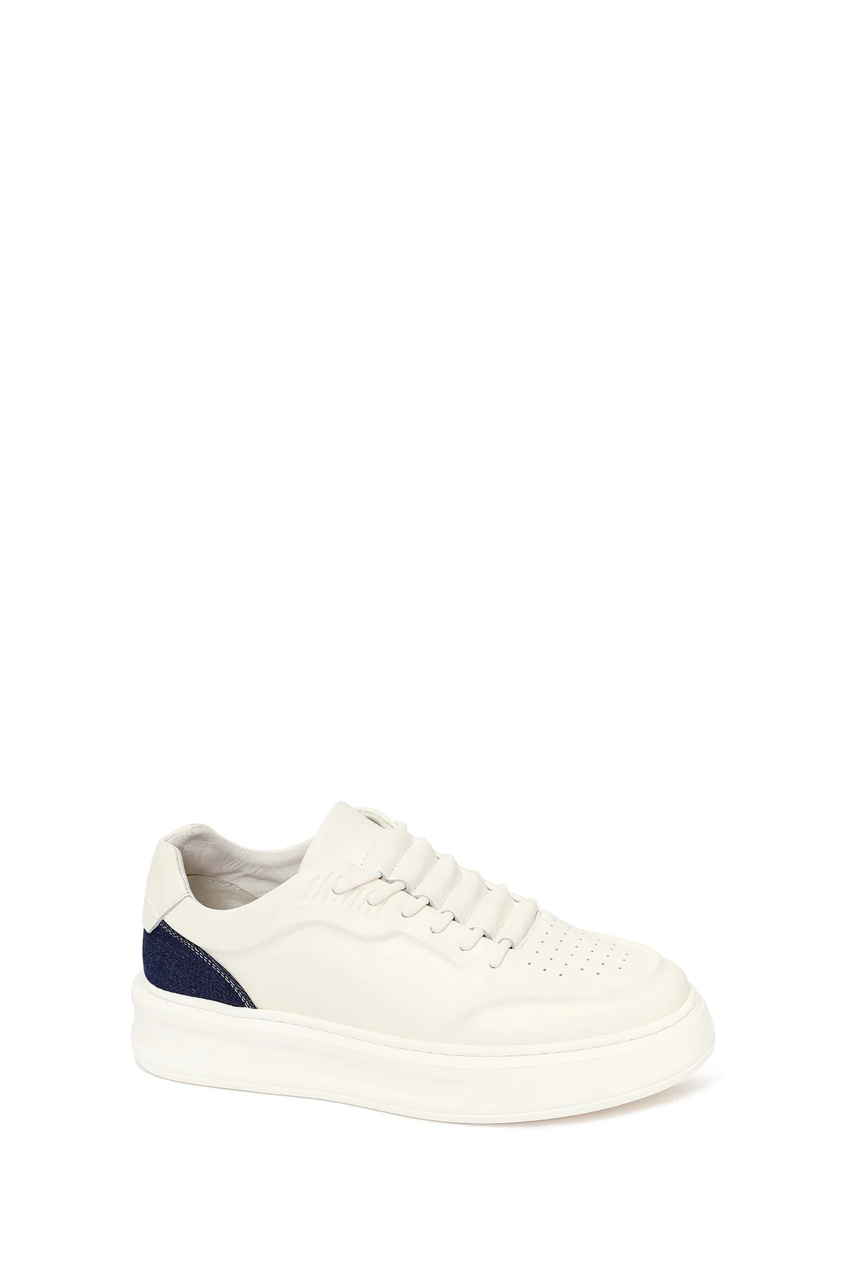 Erkek Beyaz Bağcıklı Kalın Tabanlı Deri Sneaker - Image 8