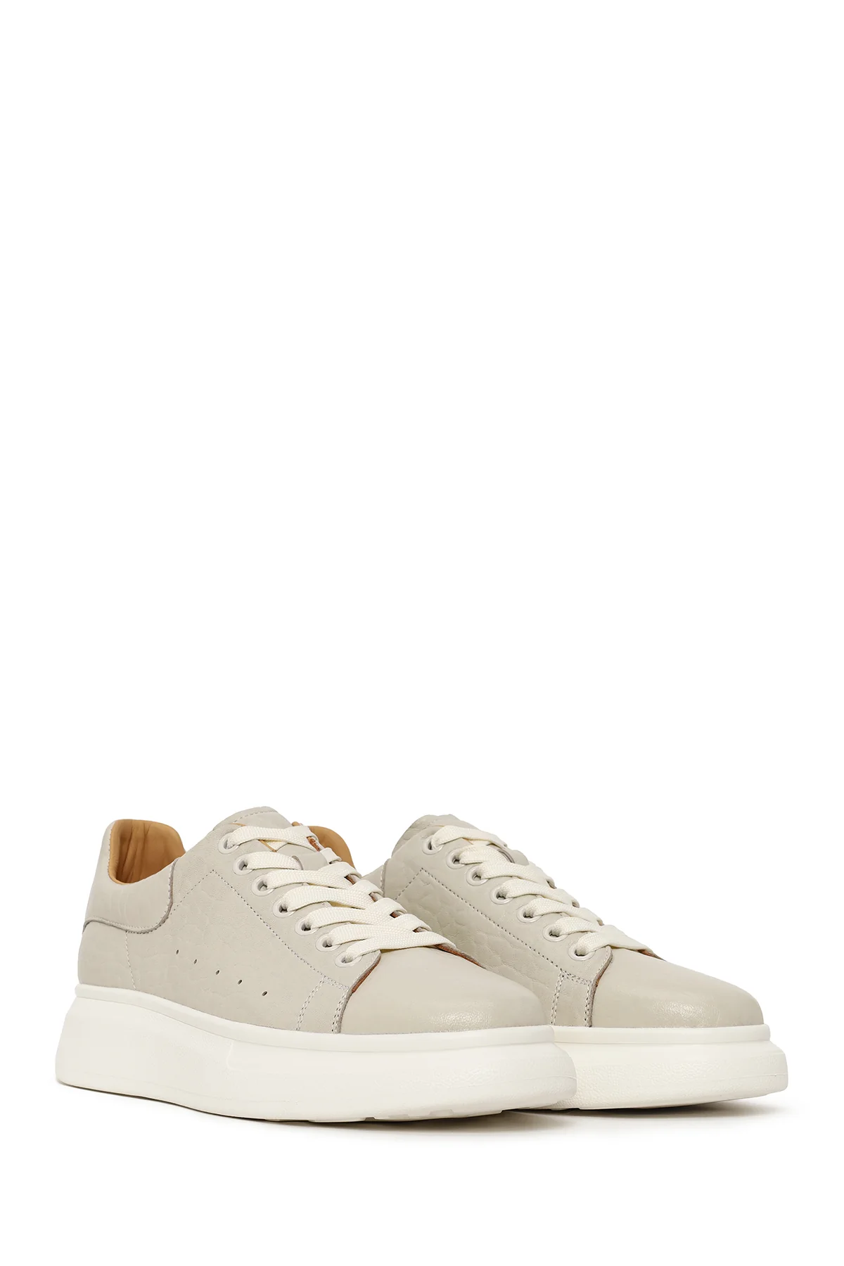 Erkek Beyaz Bağcıklı Kalın Tabanlı Desenli Deri Sneaker - Image 3
