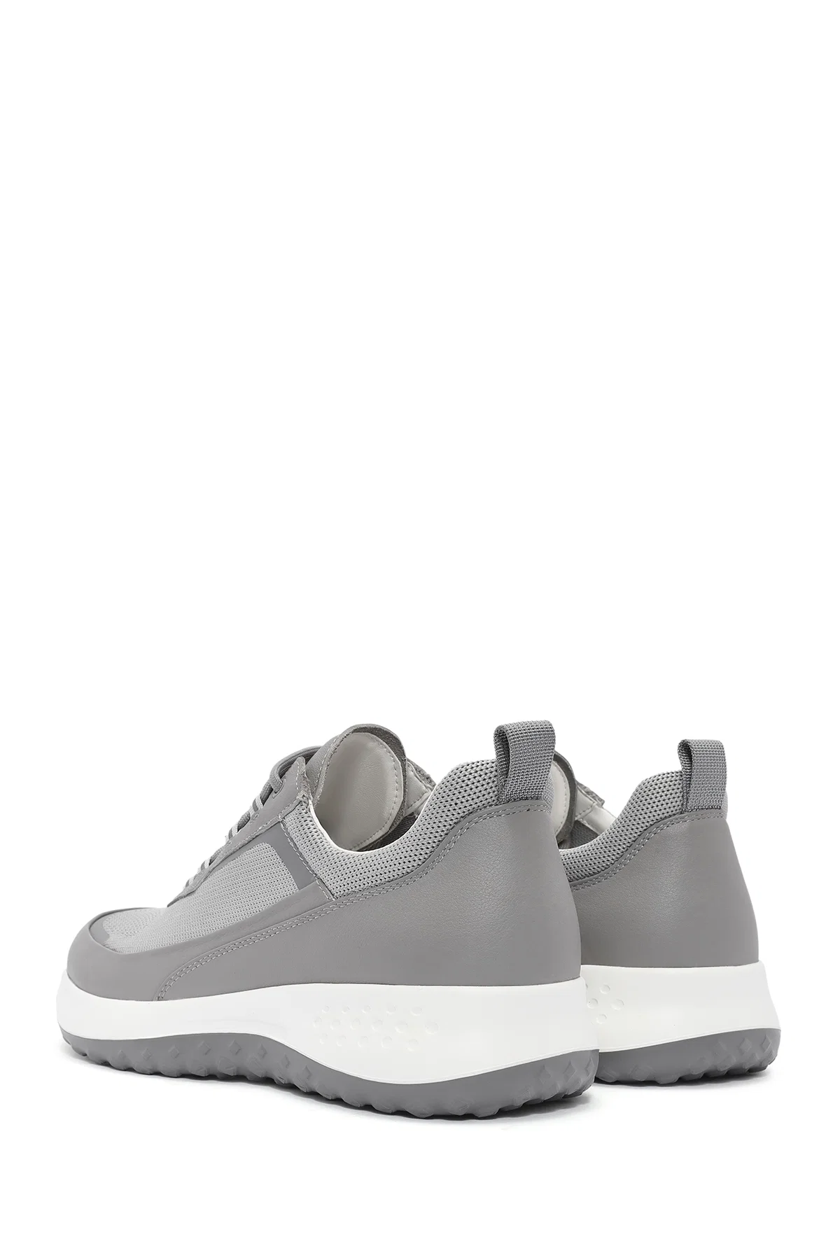 Erkek Gri Bağcıklı Kalın Tabanlı Sneaker - Image 5