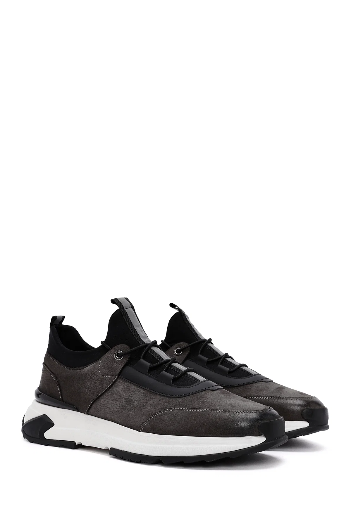 Erkek Gri Bağcıklı Nubuk Deri Casual Sneaker - Image 3