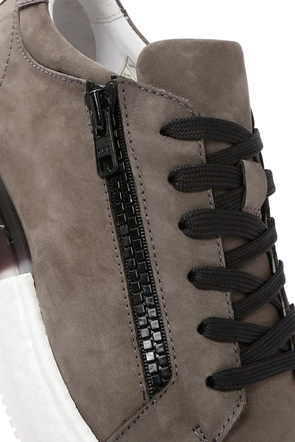 Erkek Gri Bağcıklı Nubuk Deri Sneaker - Image 10