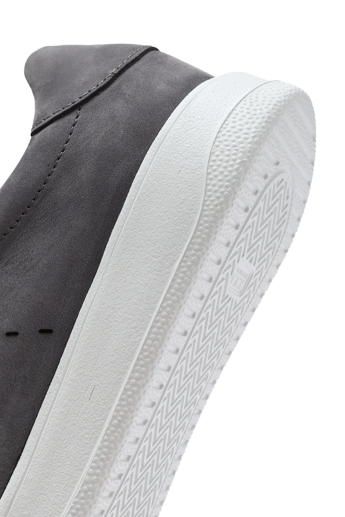 Erkek Gri Bağcıklı Süet Deri Sneaker - Image 8