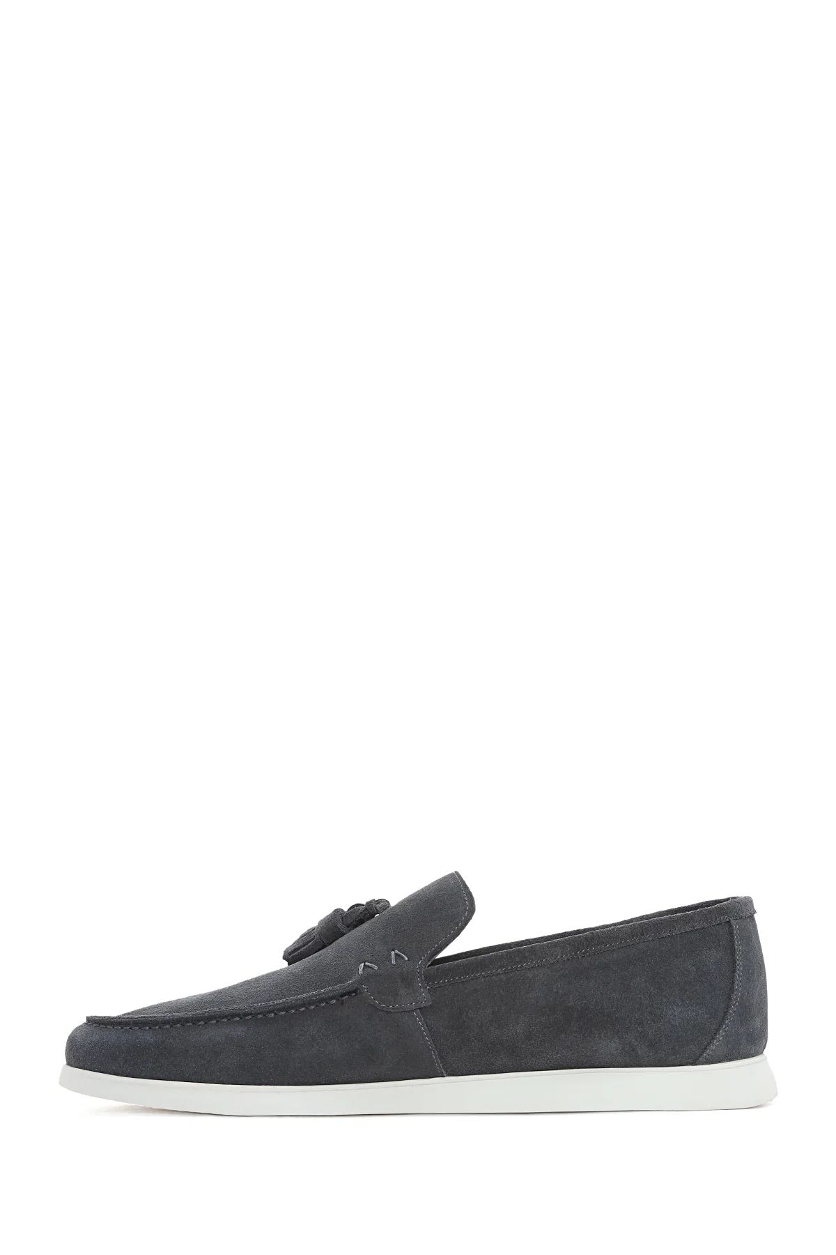 Erkek Gri Püsküllü Süet Deri Casual Loafer - Image 2