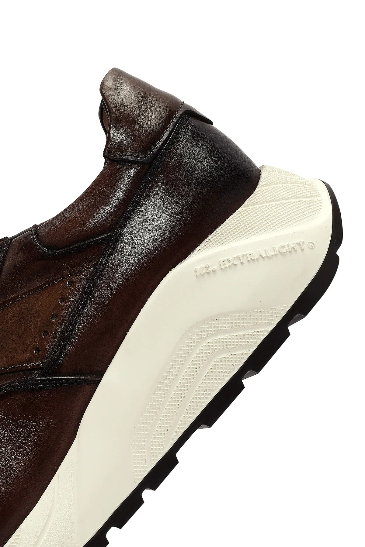 Erkek Kahverengi Kalın Tabanlı Bağcıklı Deri Sneaker - Image 8