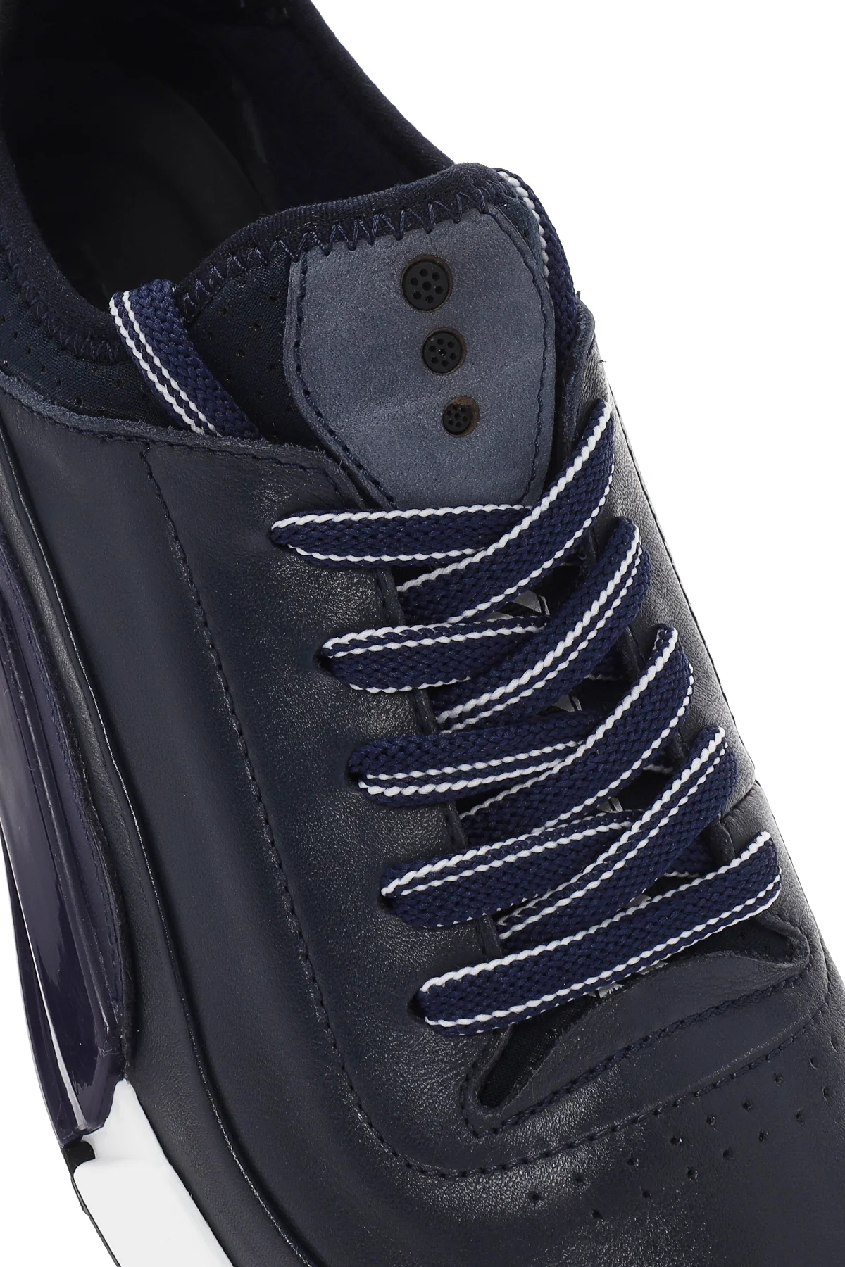 Erkek Lacivert Bağcıklı Kalın Tabanlı Deri Sneaker - Image 9