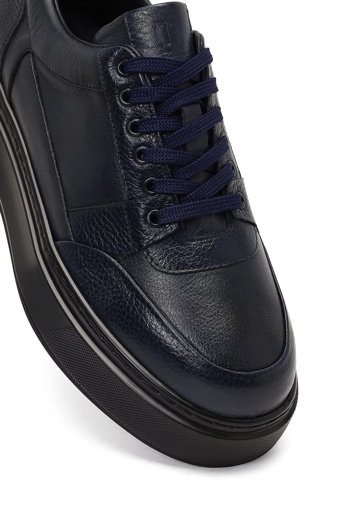 Erkek Lacivert Bağcıklı Kalın Tabanlı Deri Sneaker - Image 9