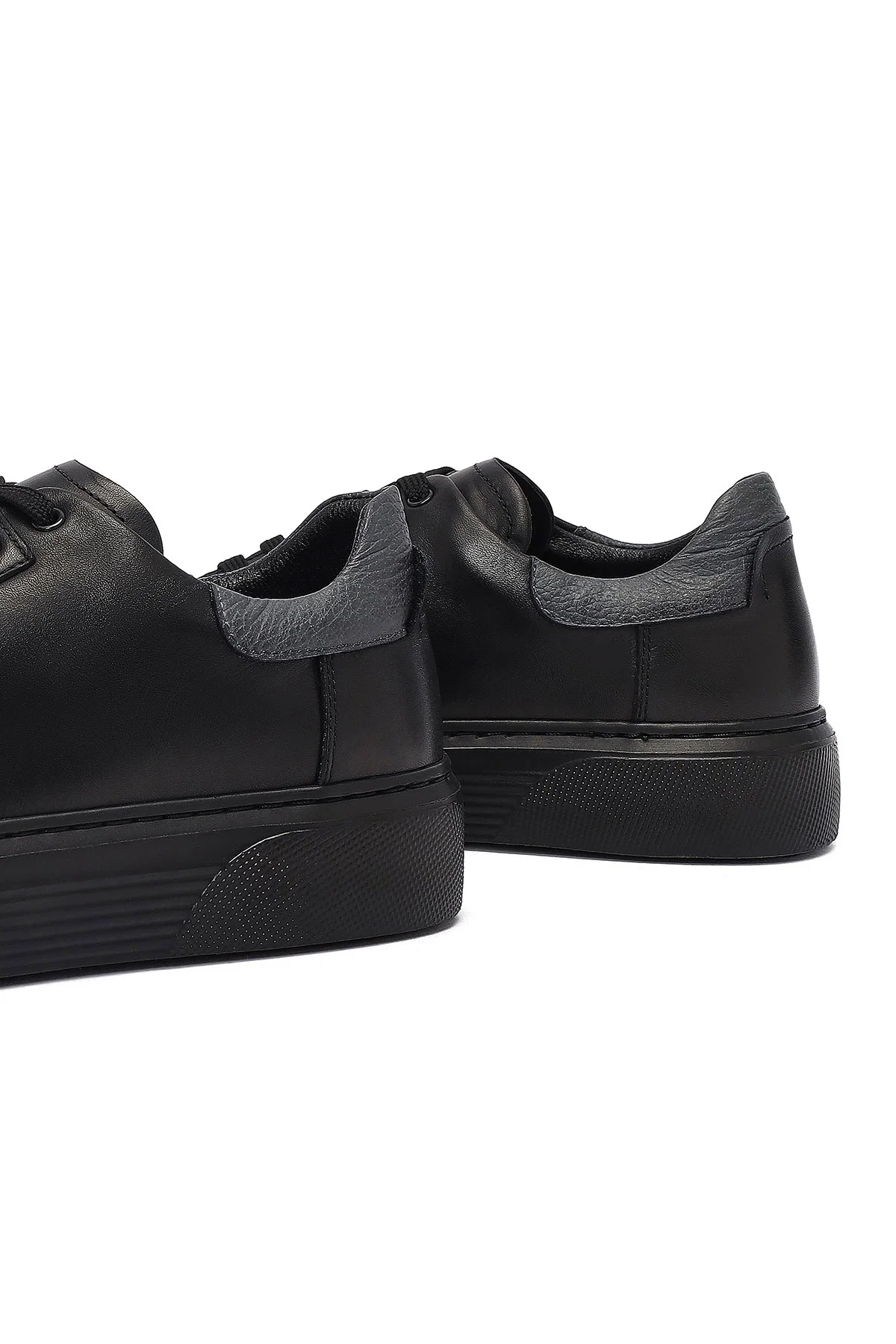 Erkek Siyah Bağcıklı Kalın Tabanlı Deri Sneaker - Image 10
