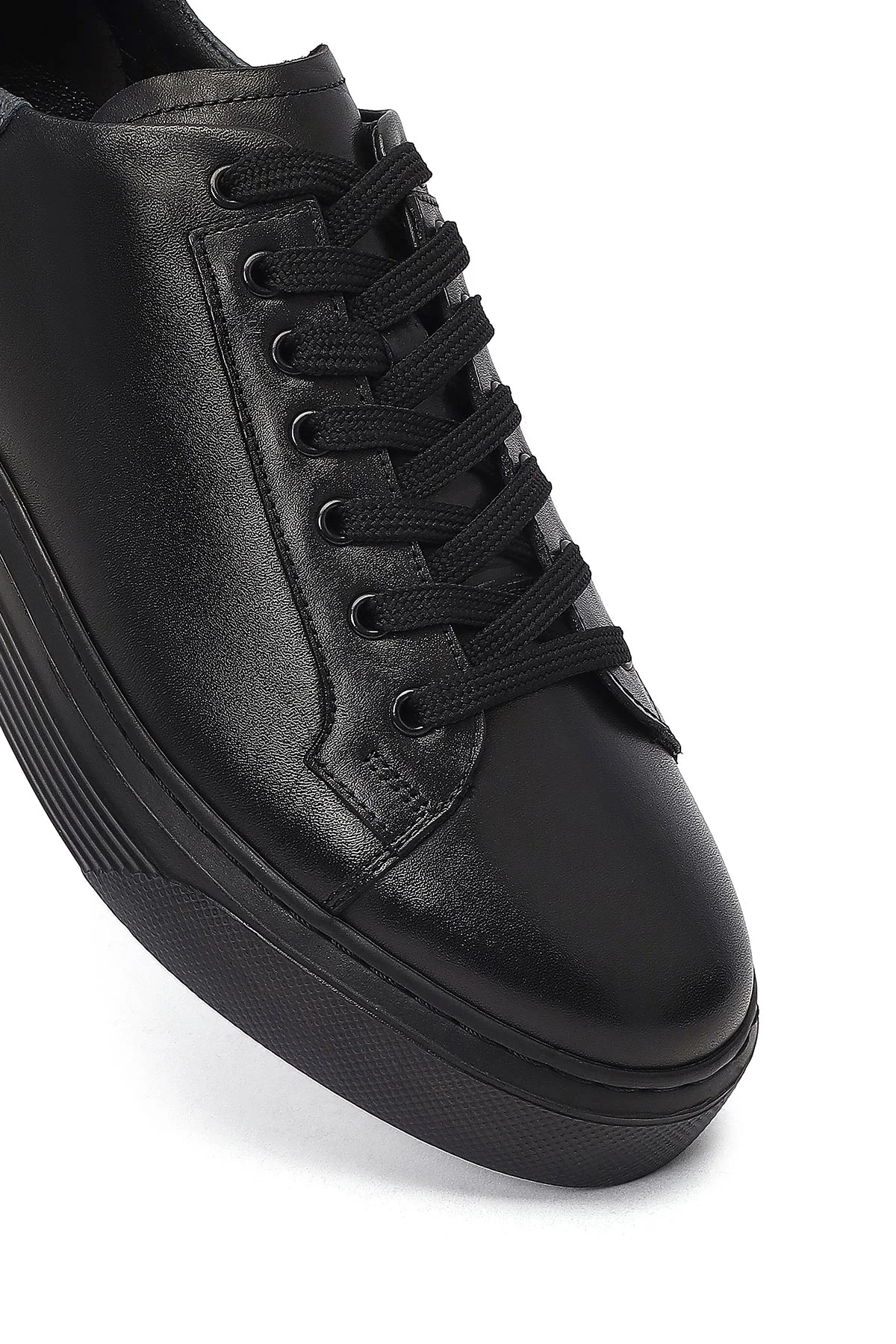 Erkek Siyah Bağcıklı Kalın Tabanlı Deri Sneaker - Image 9