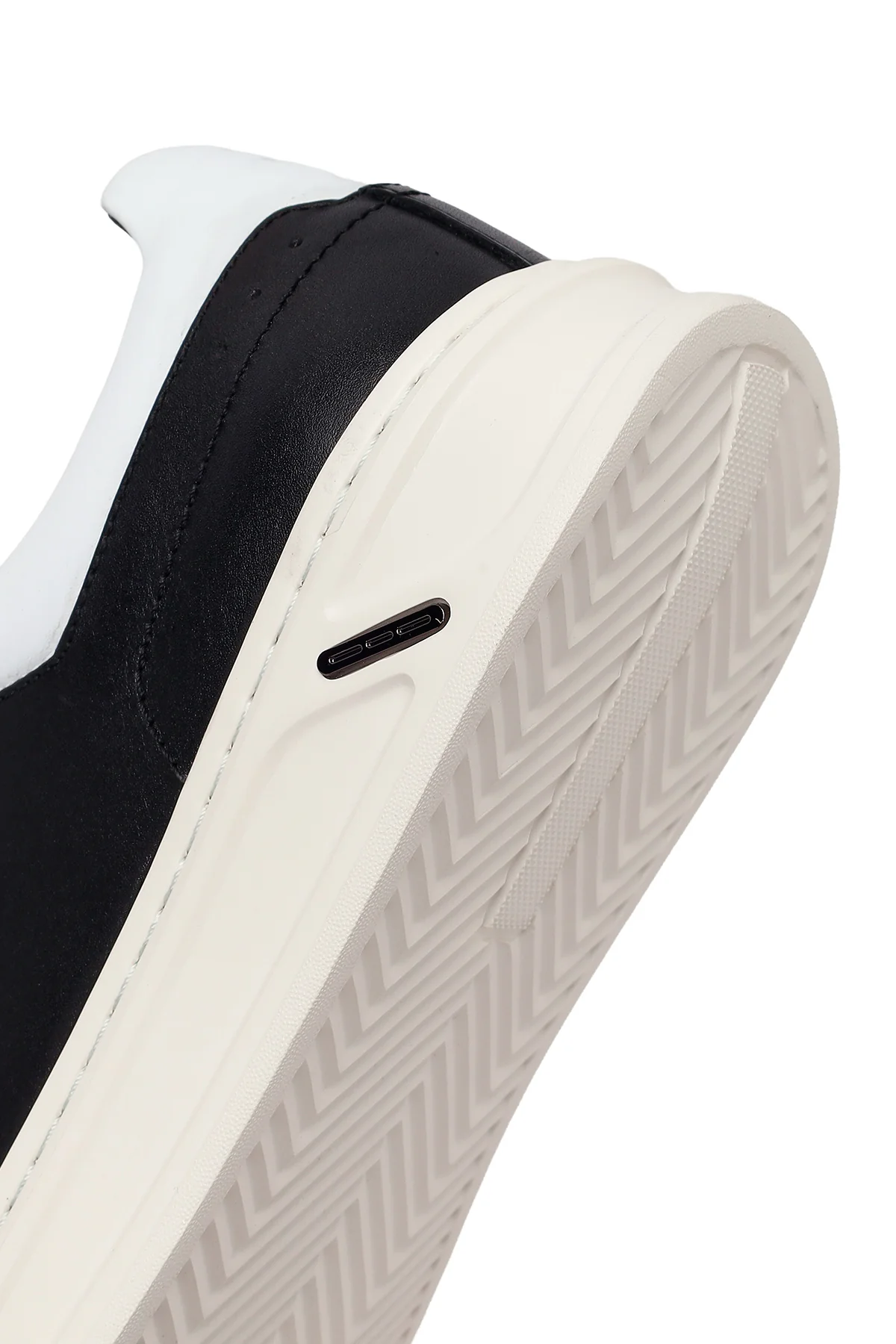 Erkek Siyah Bağcıklı Kalın Deri Sneaker - Image 8