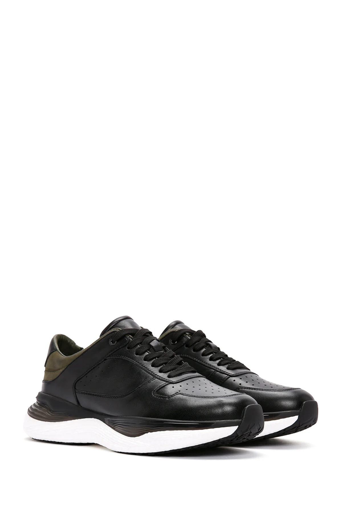 Erkek Siyah Bağcıklı Kalın Tabanlı Deri Casual Sneaker - Image 3