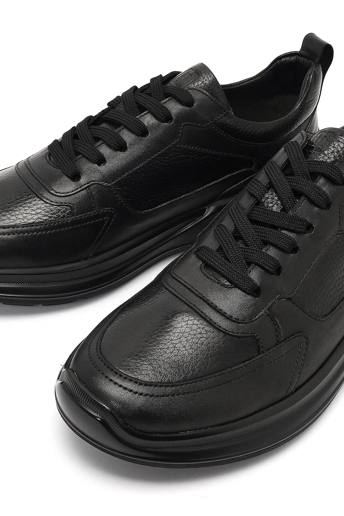 Erkek Siyah Bağcıklı Kalın Tabanlı Deri Casual Sneaker - Image 10