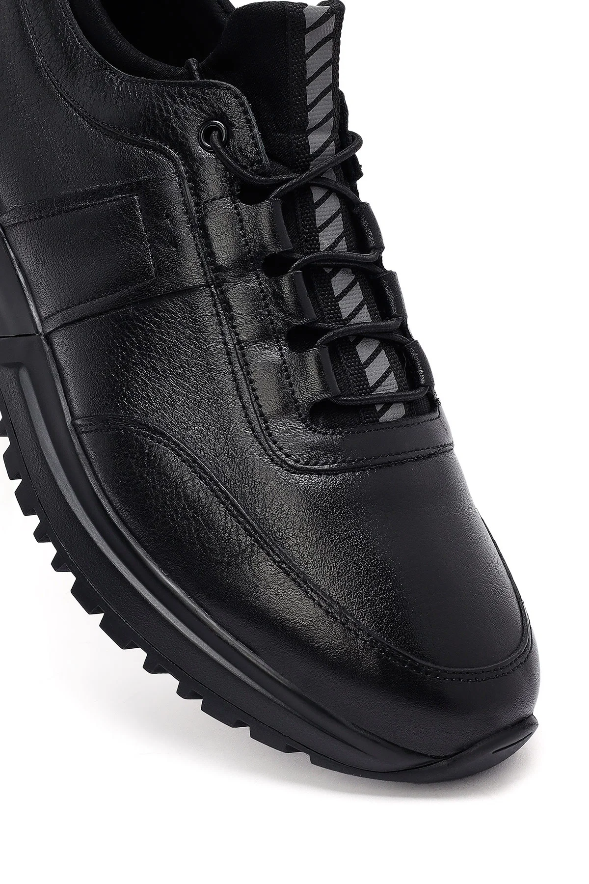Erkek Siyah Bağcıklı Kalın Tabanlı Deri Casual Sneaker - Image 10