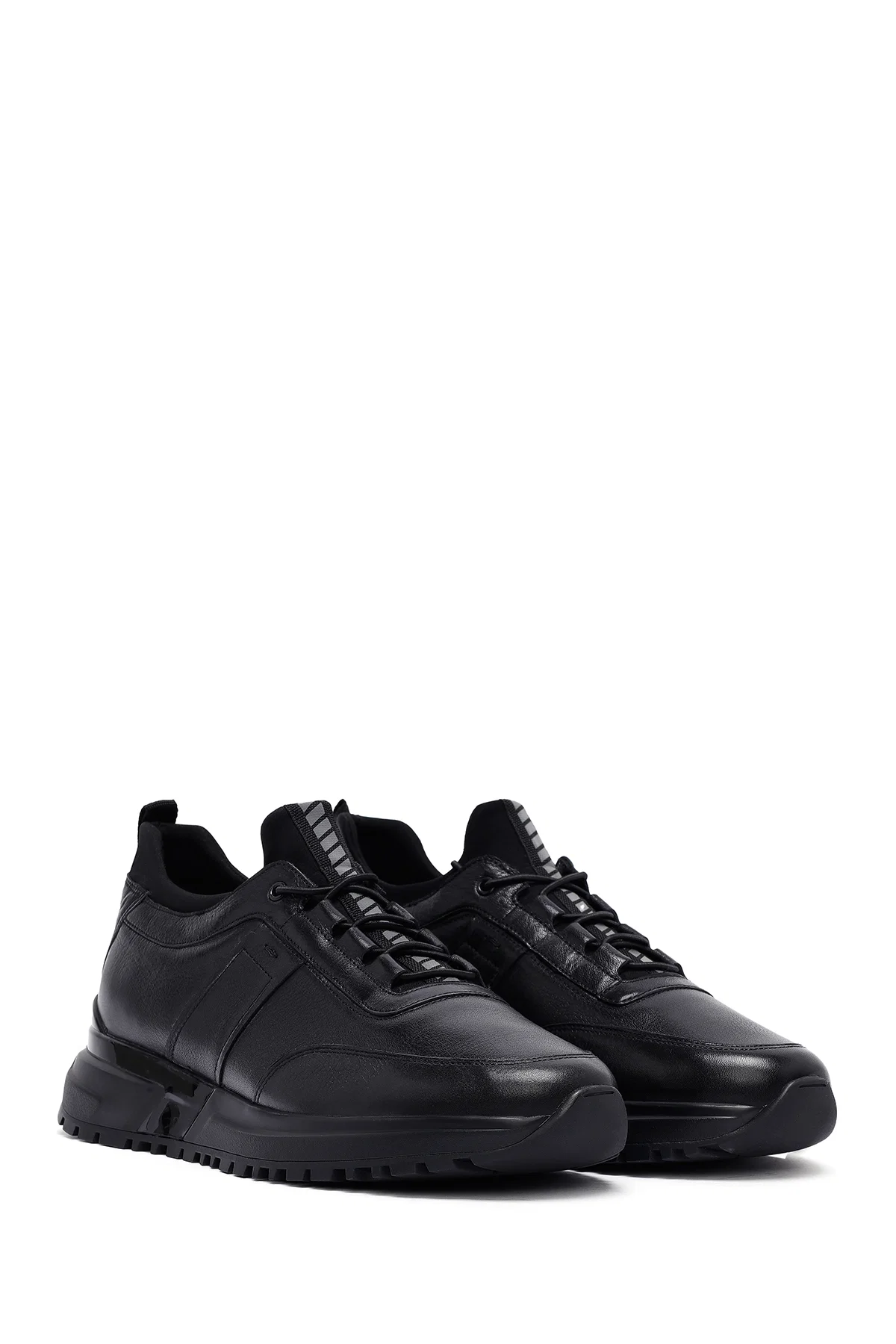 Erkek Siyah Bağcıklı Kalın Tabanlı Deri Casual Sneaker - Image 3