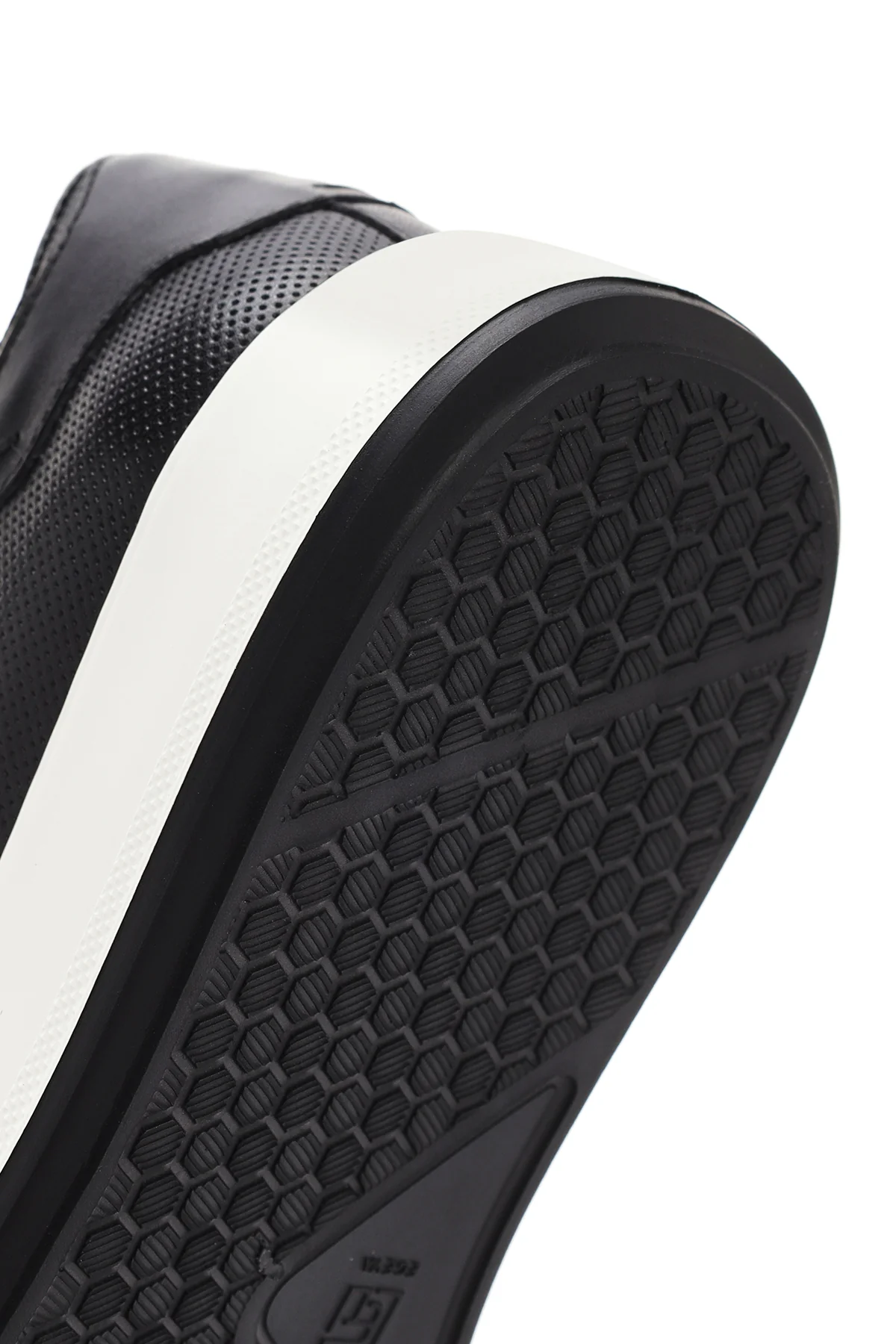 Erkek Siyah Bağcıklı Kalın Tabanlı Deri Sneaker - Image 9