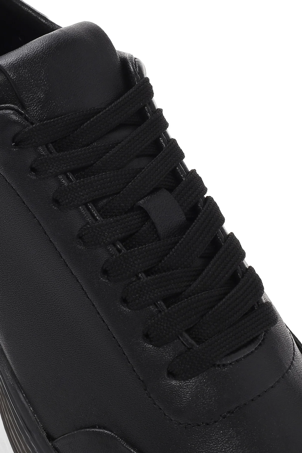 Erkek Siyah Bağcıklı Kalın Tabanlı Deri Sneaker - Image 9