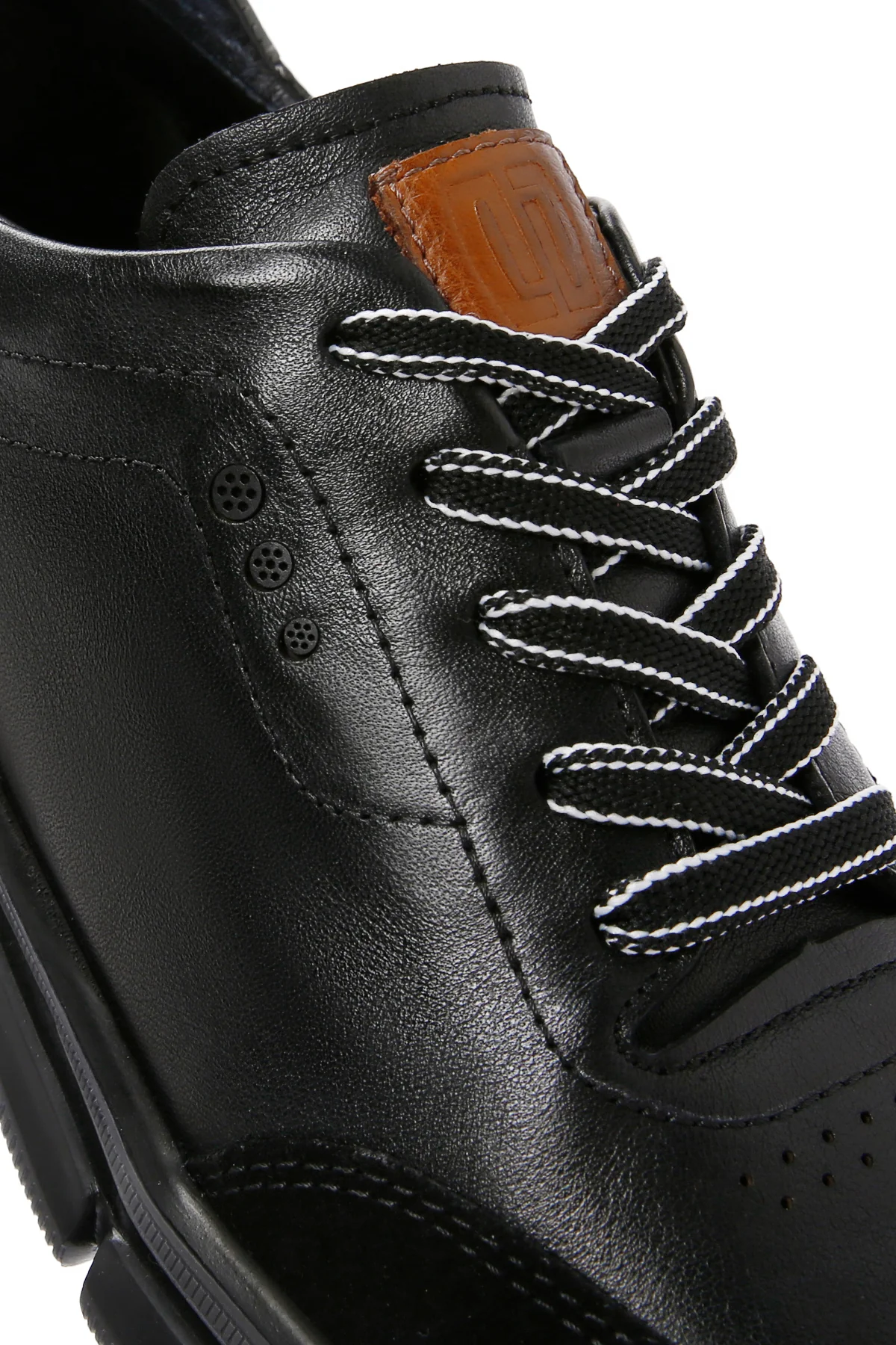 Erkek Siyah Bağcıklı Kalın Tabanlı Deri Sneaker - Image 9