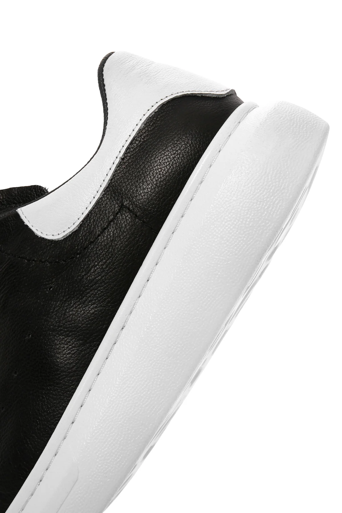 Erkek Siyah Bağcıklı Kalın Tabanlı Deri Sneaker - Image 8