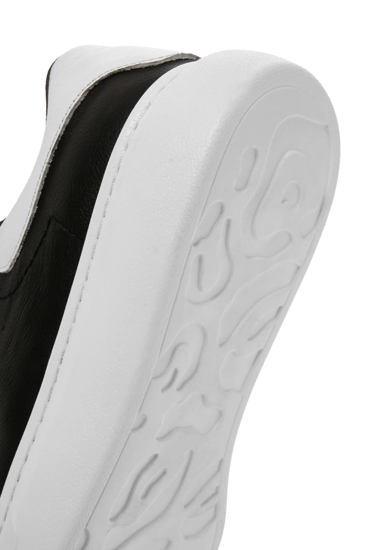 Erkek Siyah Bağcıklı Kalın Tabanlı Deri Sneaker - Image 9