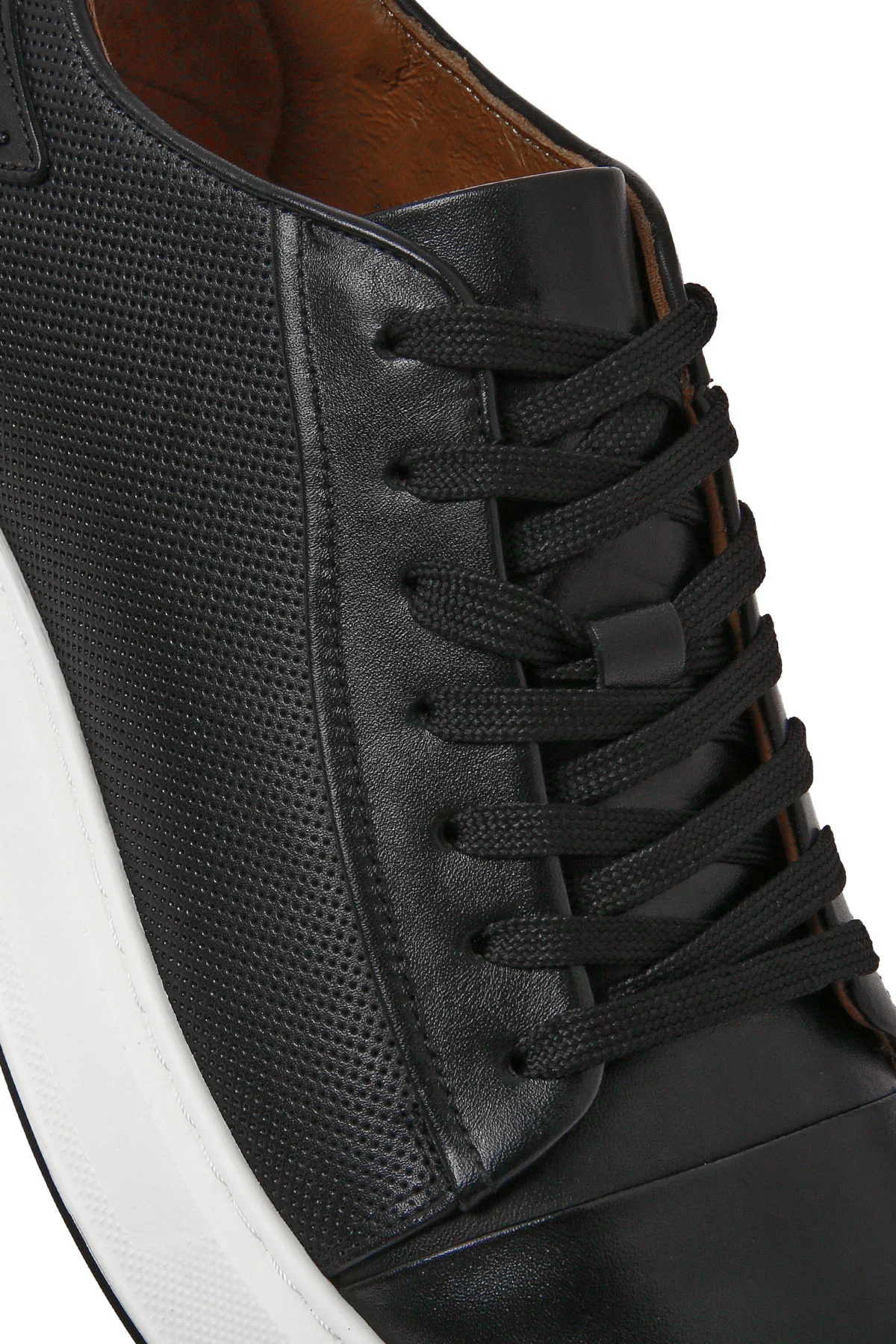 Erkek Siyah Bağcıklı Kalın Tabanlı Deri Sneaker - Image 9