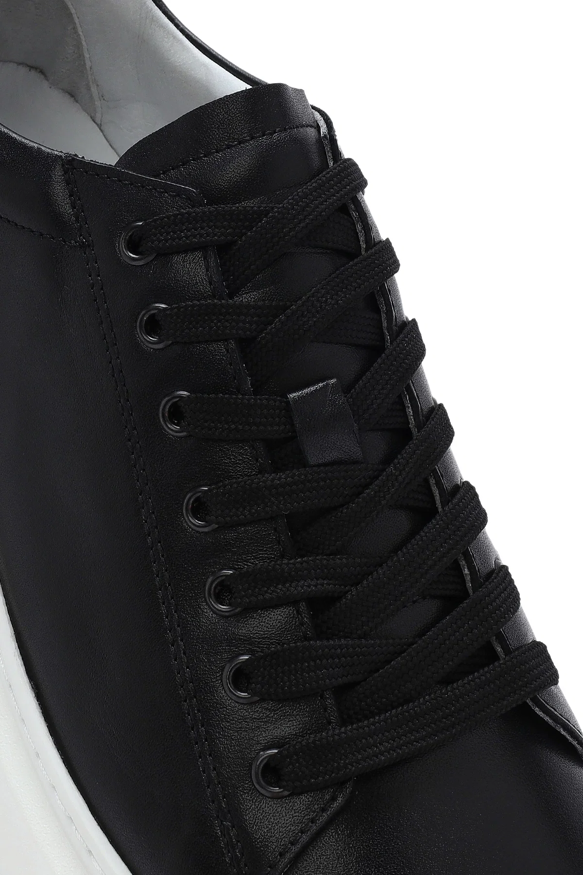 Erkek Siyah Bağcıklı Kalın Tabanlı Deri Sneaker - Image 9