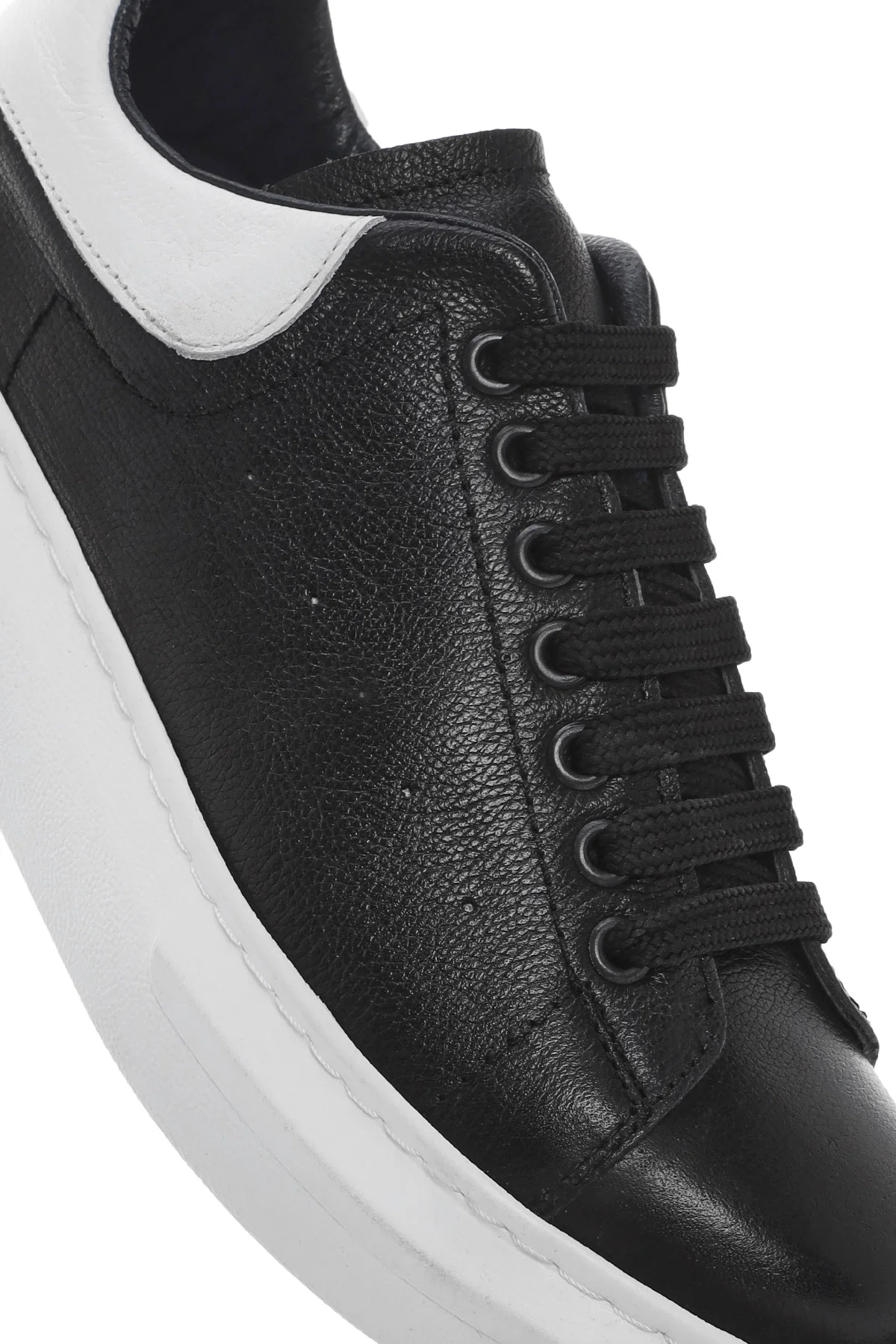 Erkek Siyah Bağcıklı Kalın Tabanlı Deri Sneaker - Image 9