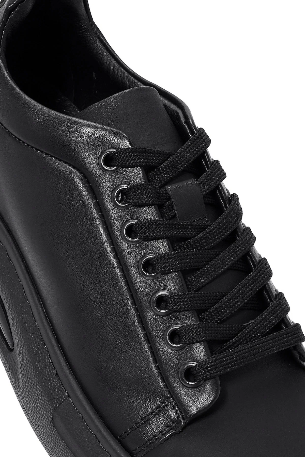 Erkek Siyah Bağcıklı Kalın Tabanlı Deri Sneaker - Image 9