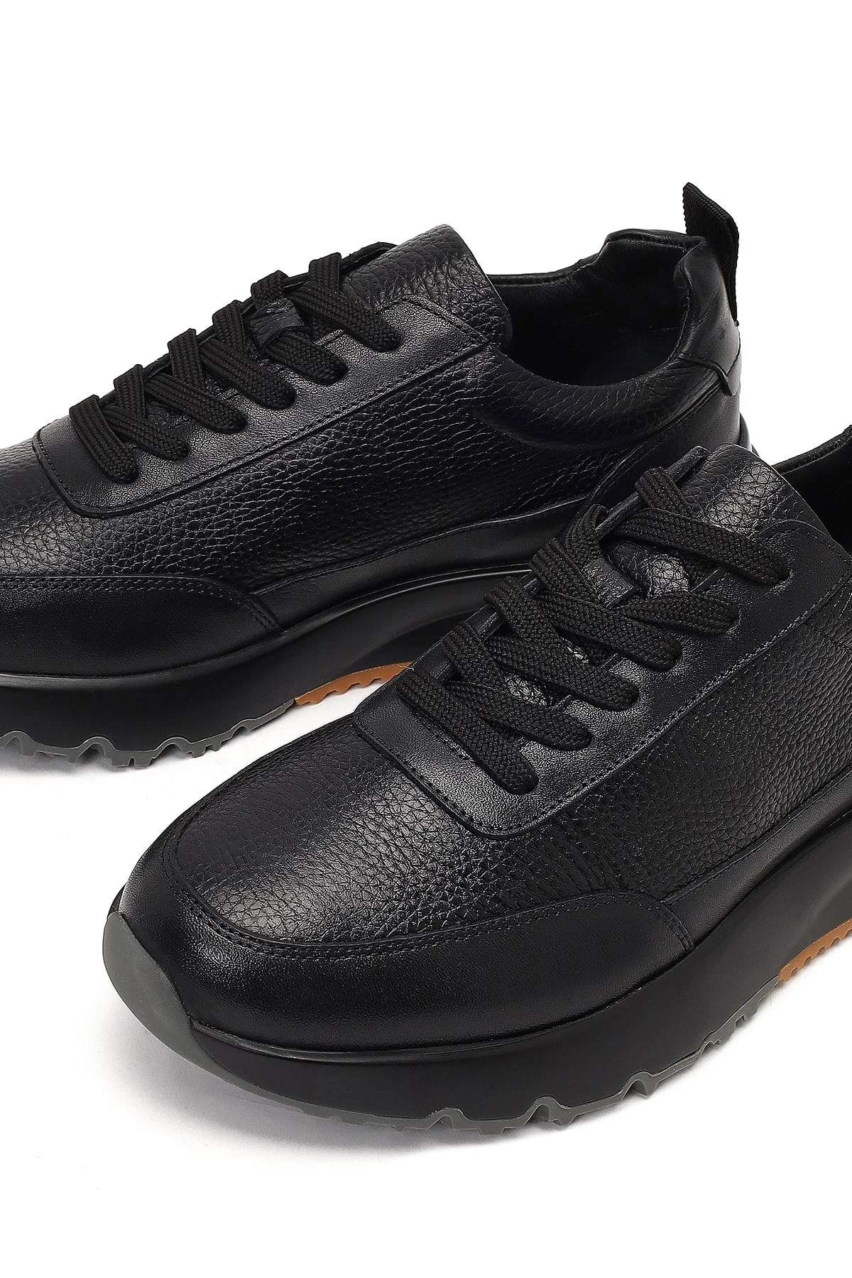 Erkek Siyah Bağcıklı Kalın Tabanlı Deri Sneaker - Image 11
