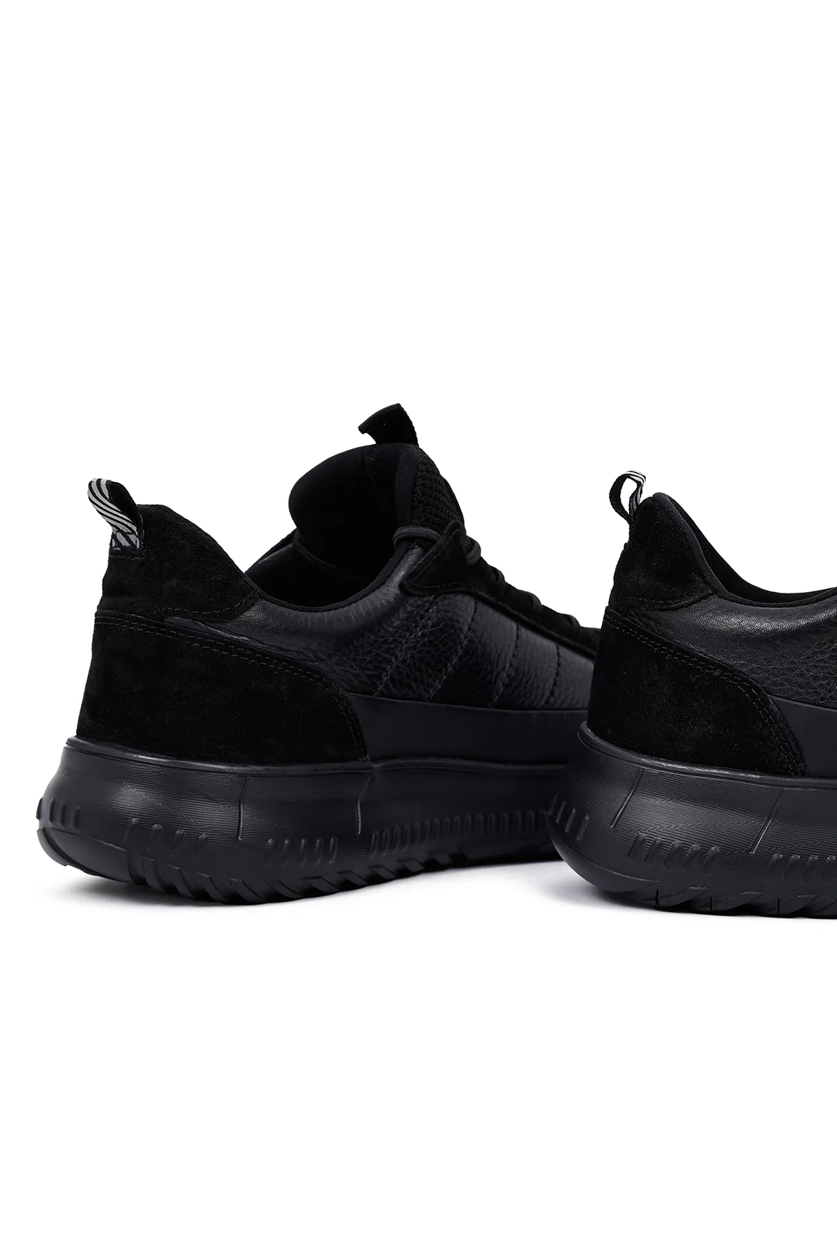 Erkek Siyah Bağcıklı Kalın Tabanlı Deri Sneaker - Image 9