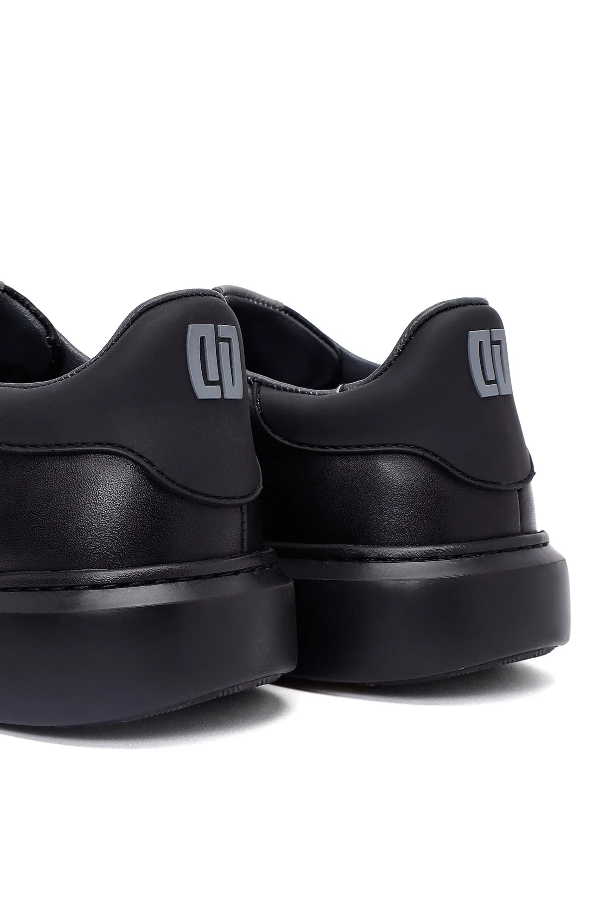Erkek Siyah Bağcıklı Kalın Tabanlı Deri Sneaker - Image 10