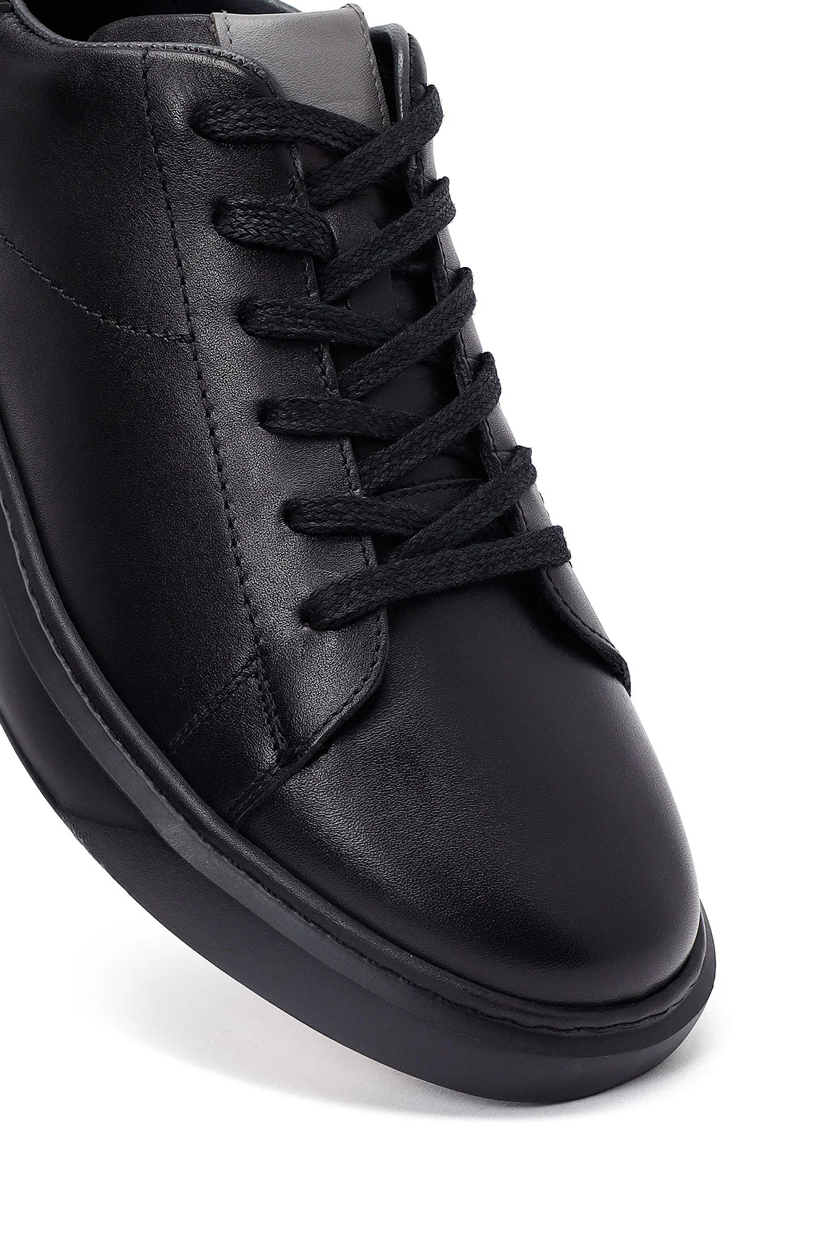 Erkek Siyah Bağcıklı Kalın Tabanlı Deri Sneaker - Image 9
