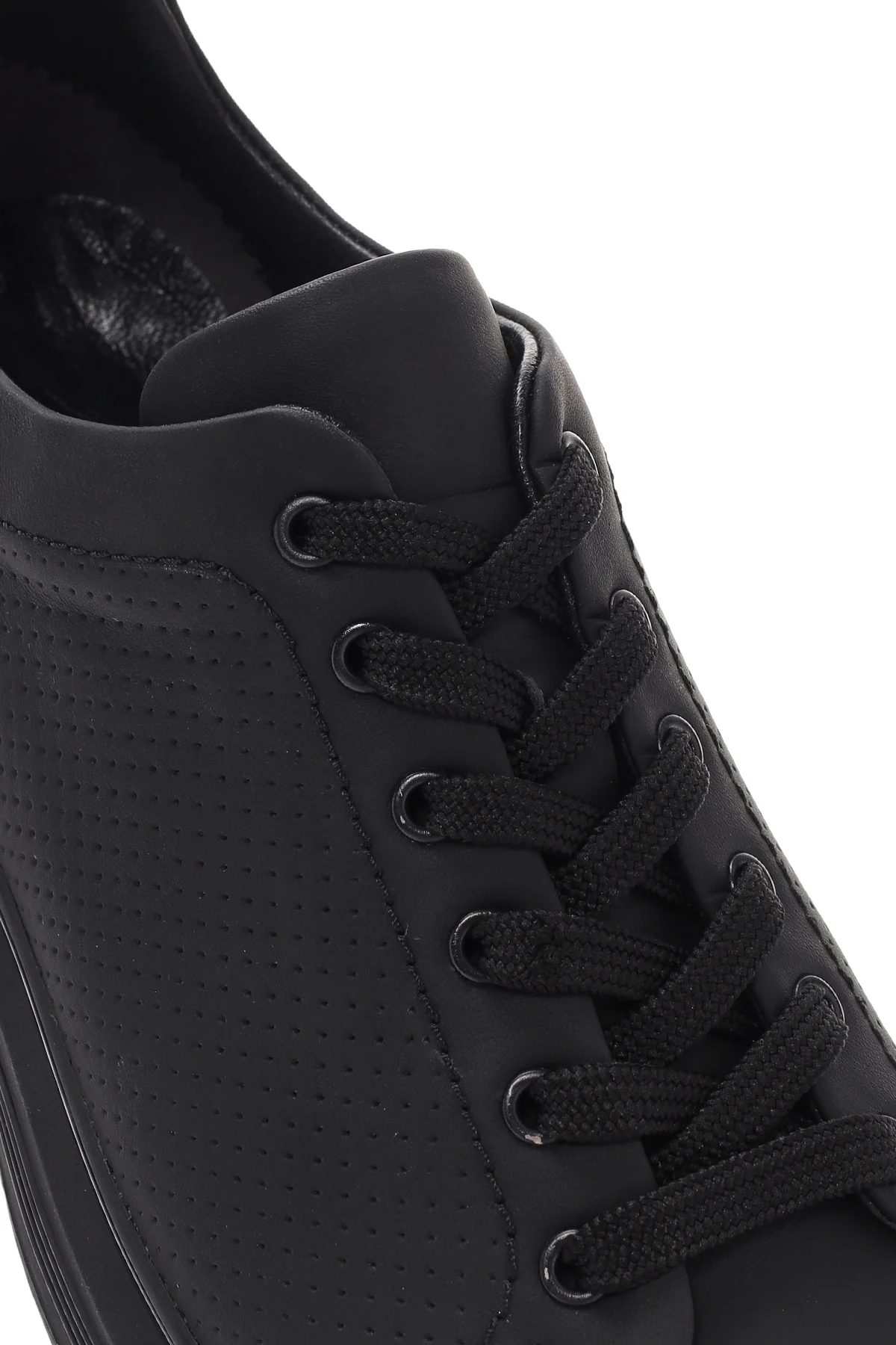 Erkek Siyah Bağcıklı Kalın Tabanlı Deri Sneaker - Image 9