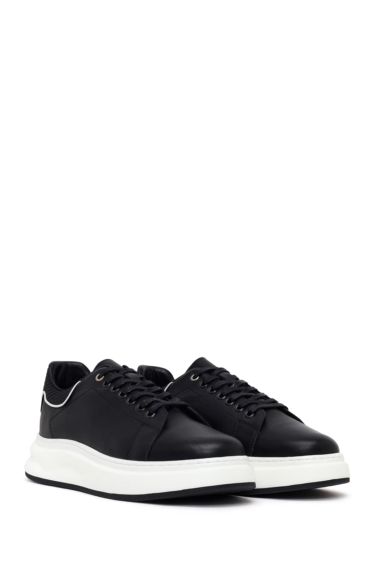 Erkek Siyah Bağcıklı Kalın Tabanlı Deri Sneaker - Image 2