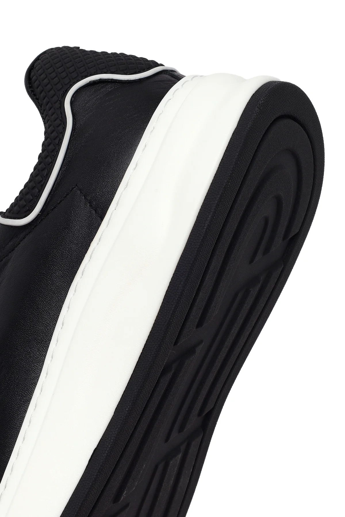 Erkek Siyah Bağcıklı Kalın Tabanlı Deri Sneaker - Image 8