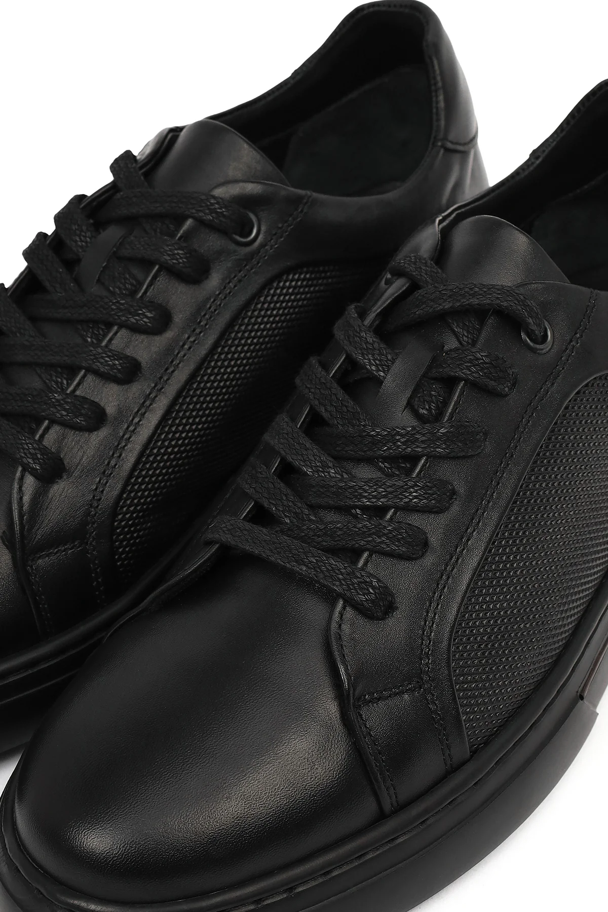Erkek Siyah Bağcıklı Kalın Tabanlı Deri Sneaker - Image 10