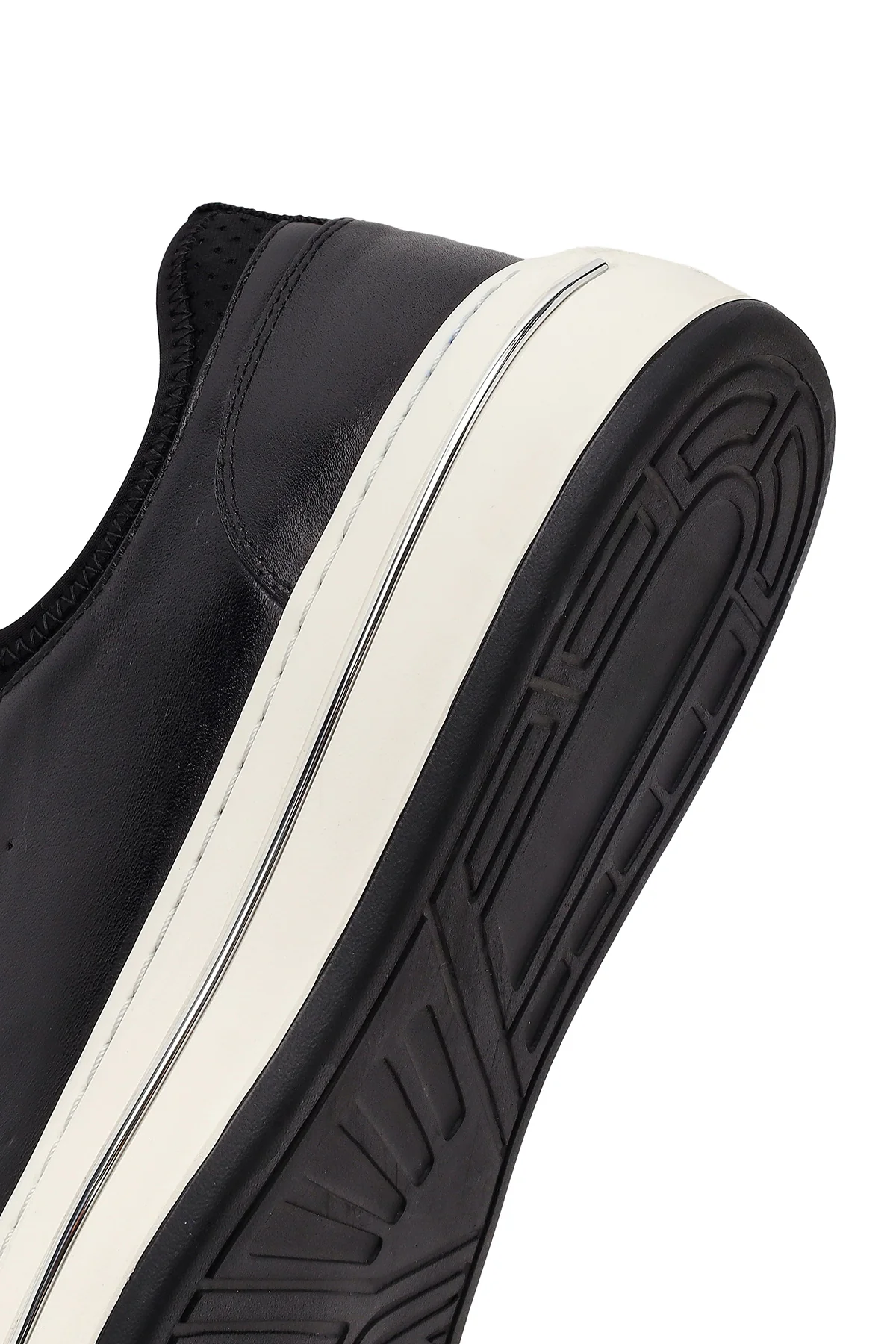 Erkek Siyah Bağcıklı Kalın Tabanlı Deri Sneaker - Image 8