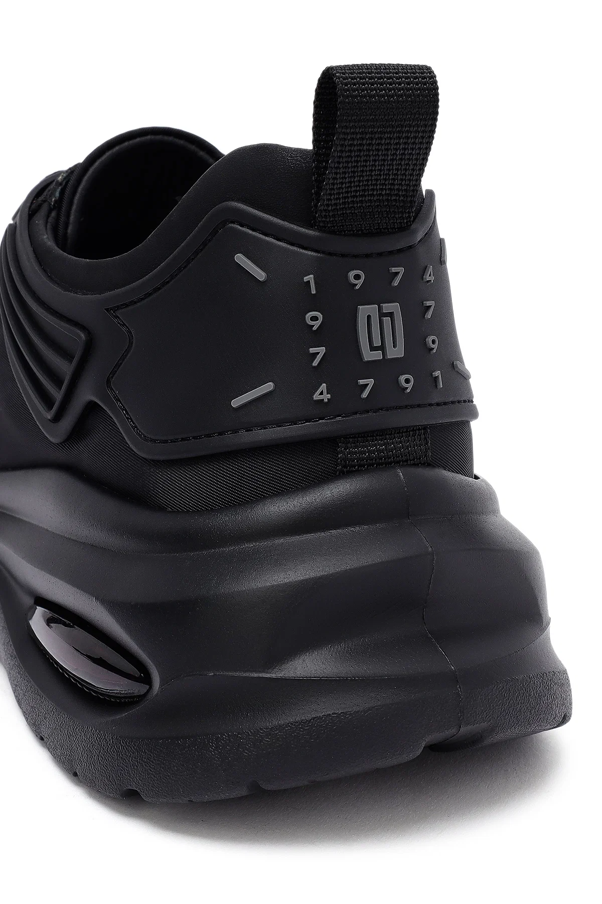 Erkek Siyah Bağcıklı Kalın Tabanlı Kumaş Sneaker - Image 9