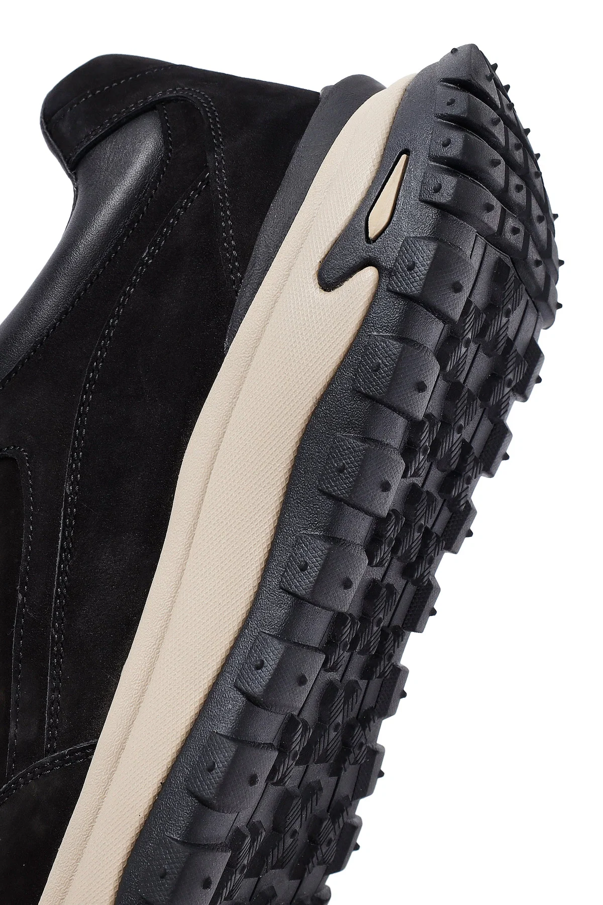 Erkek Siyah Bağcıklı Kalın Tabanlı Nubuk Deri Casual Sneaker - Image 8
