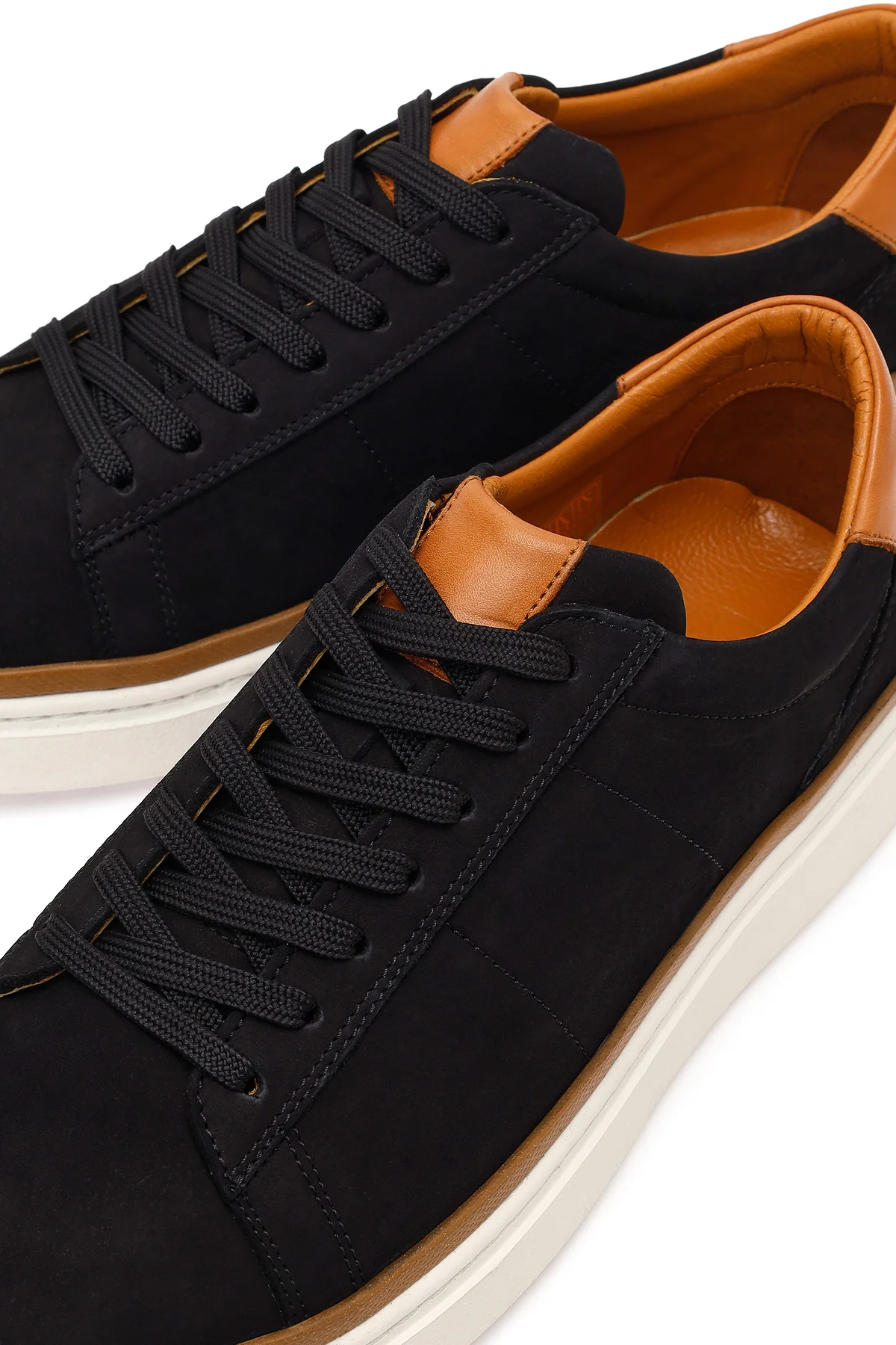 Erkek Siyah Bağcıklı Kalın Tabanlı Nubuk Deri Sneaker - Image 10