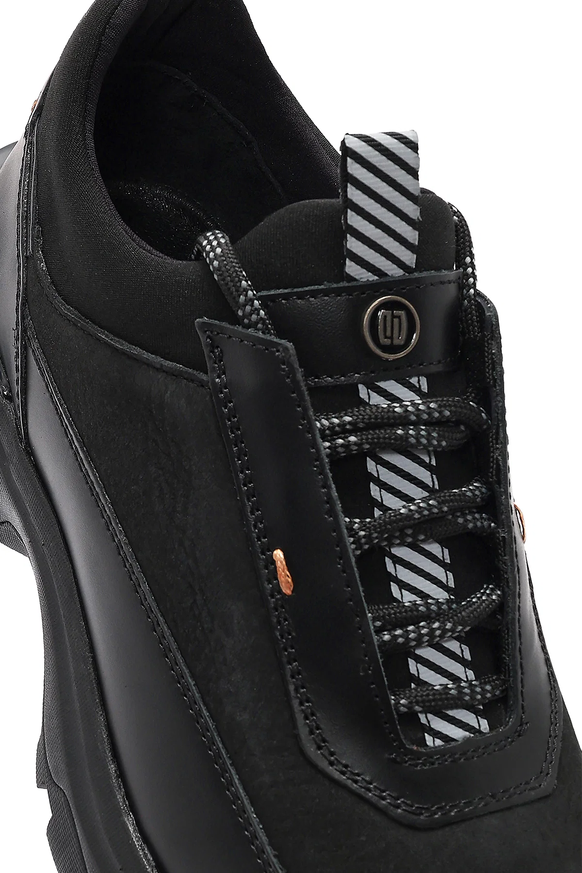 Erkek Siyah Bağcıklı Nubuk Deri Sneaker - Image 8