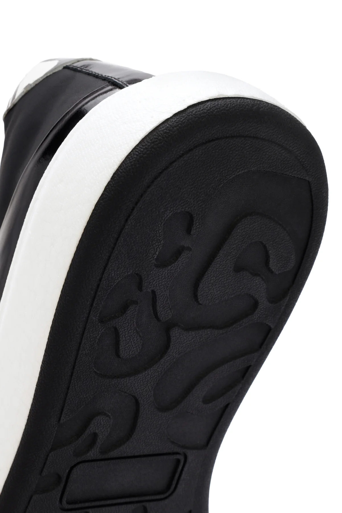 Erkek Siyah Bağcıklı Rugan Deri Sneaker - Image 8
