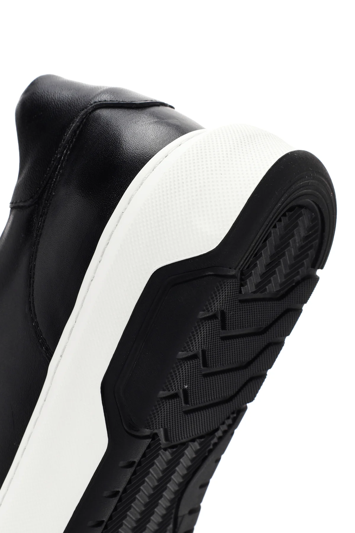 Erkek Siyah Kalın Tabanlı Bağcıklı Deri Sneaker - Image 8