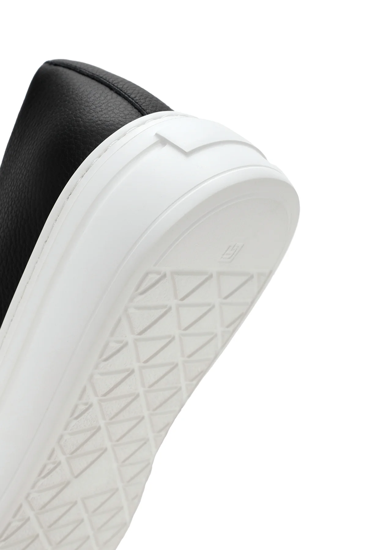 Erkek Siyah Kalın Tabanlı Bağcıklı Deri Sneaker - Image 8