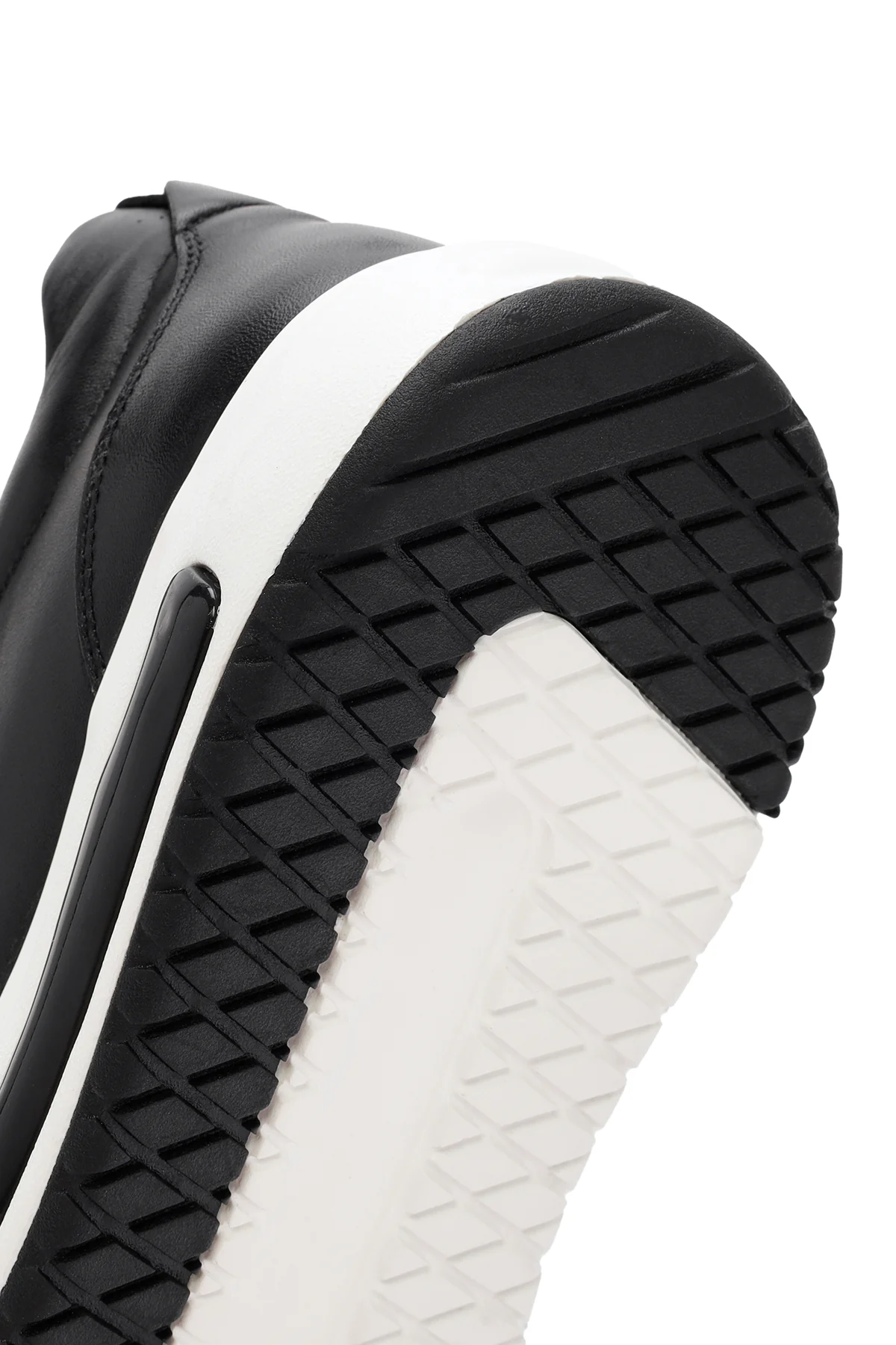 Erkek Siyah Kalın Tabanlı Bağcıklı Deri Sneaker - Image 9