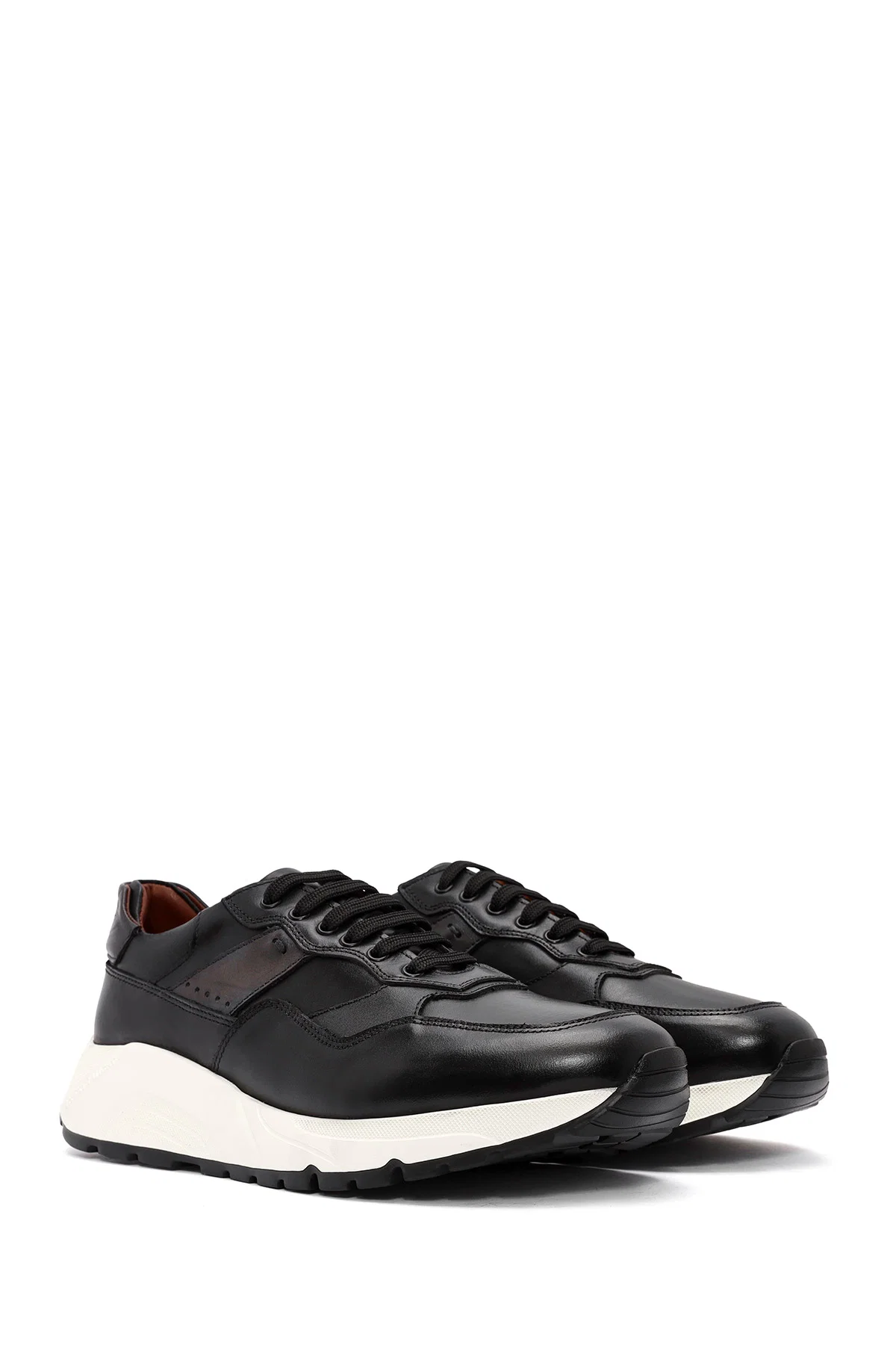 Erkek Siyah Kalın Tabanlı Bağcıklı Deri Sneaker - Image 3