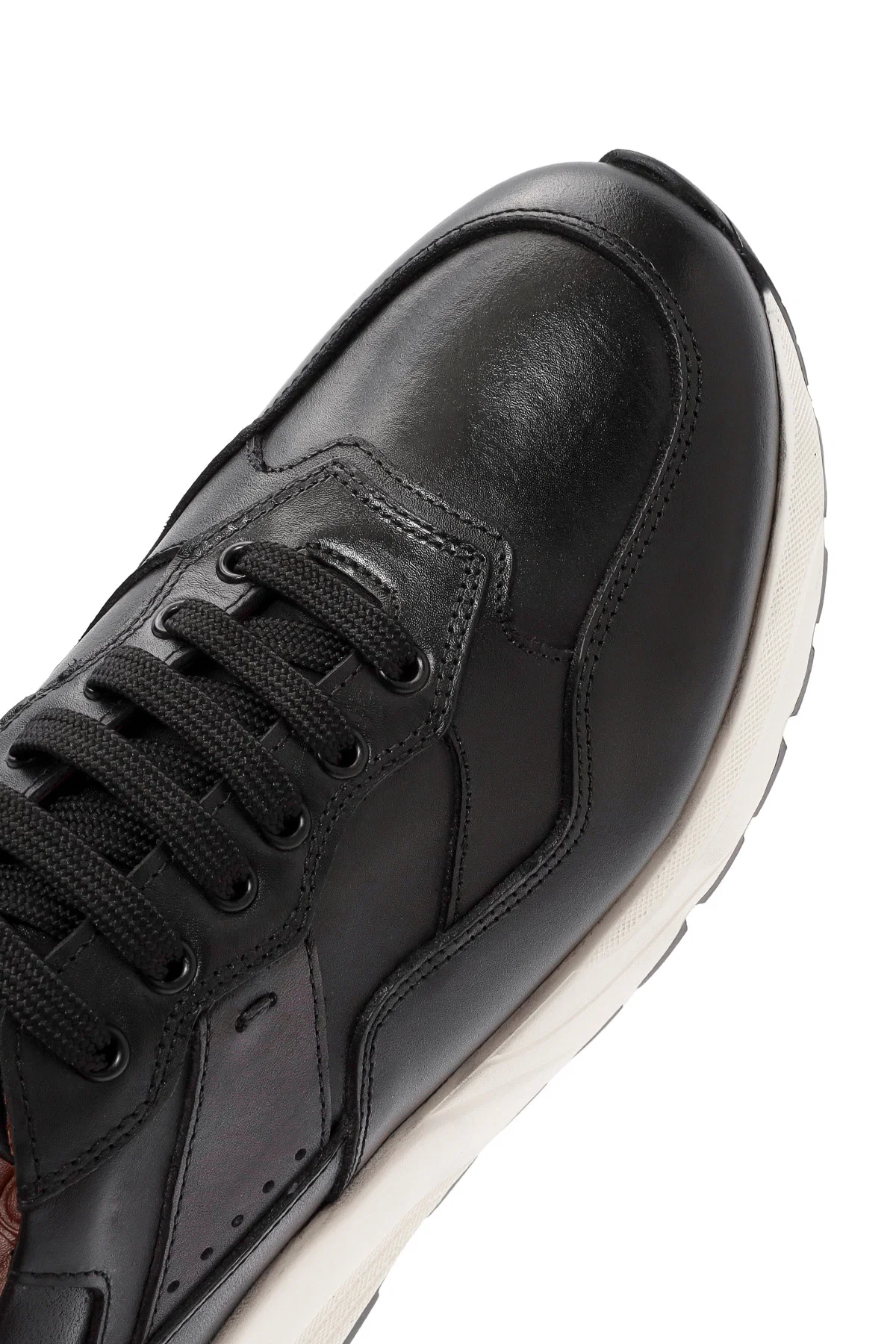 Erkek Siyah Kalın Tabanlı Bağcıklı Deri Sneaker - Image 9