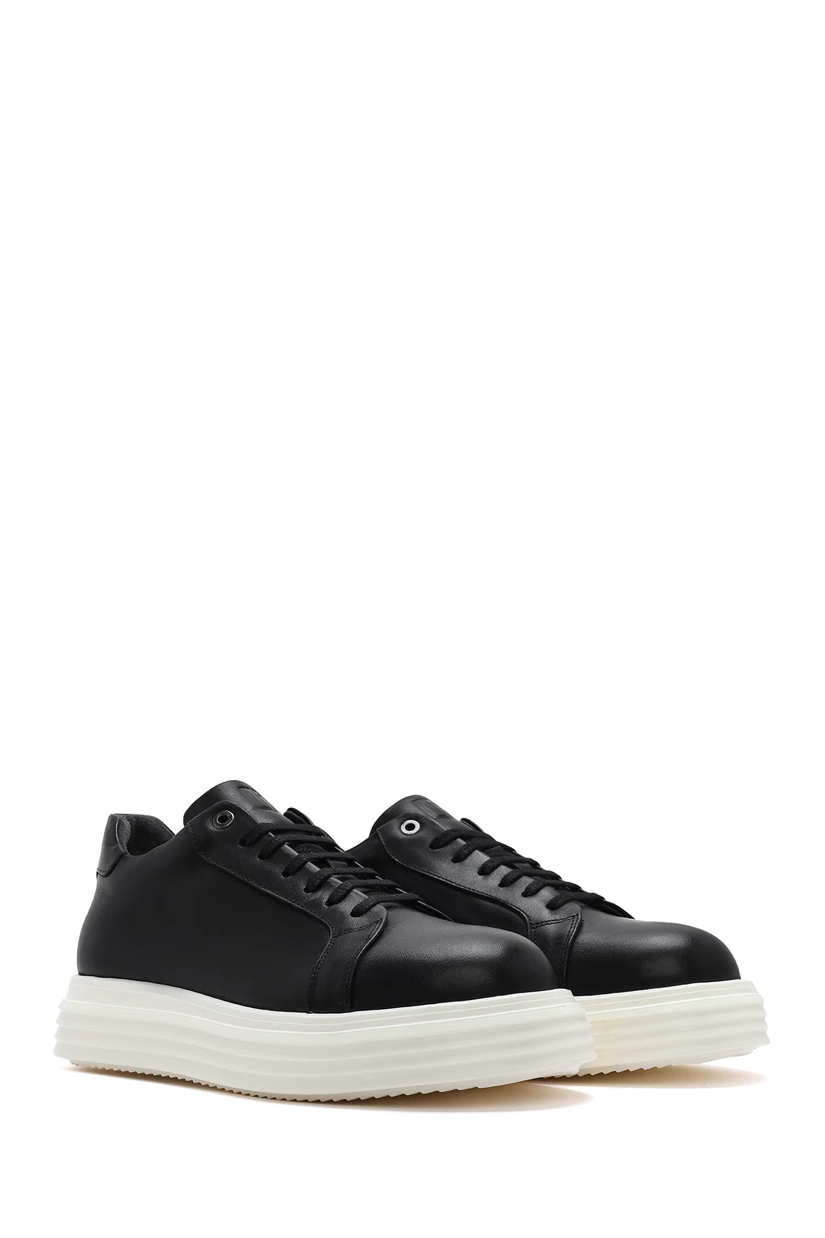 Erkek Siyah Kalın Tabanlı Bağcıklı Deri Sneaker - Image 3