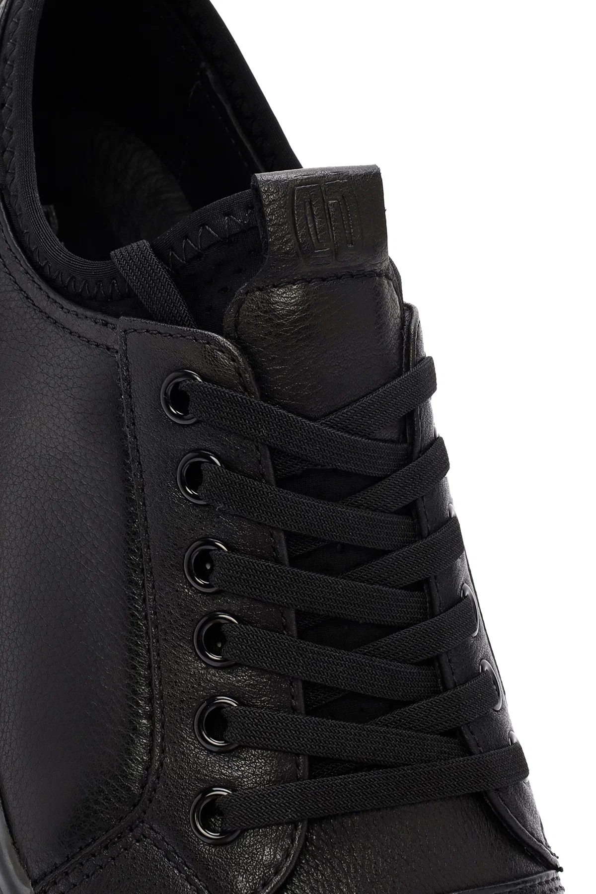 Erkek Siyah Kalın Tabanlı Bağcıklı Deri Sneaker - Image 8