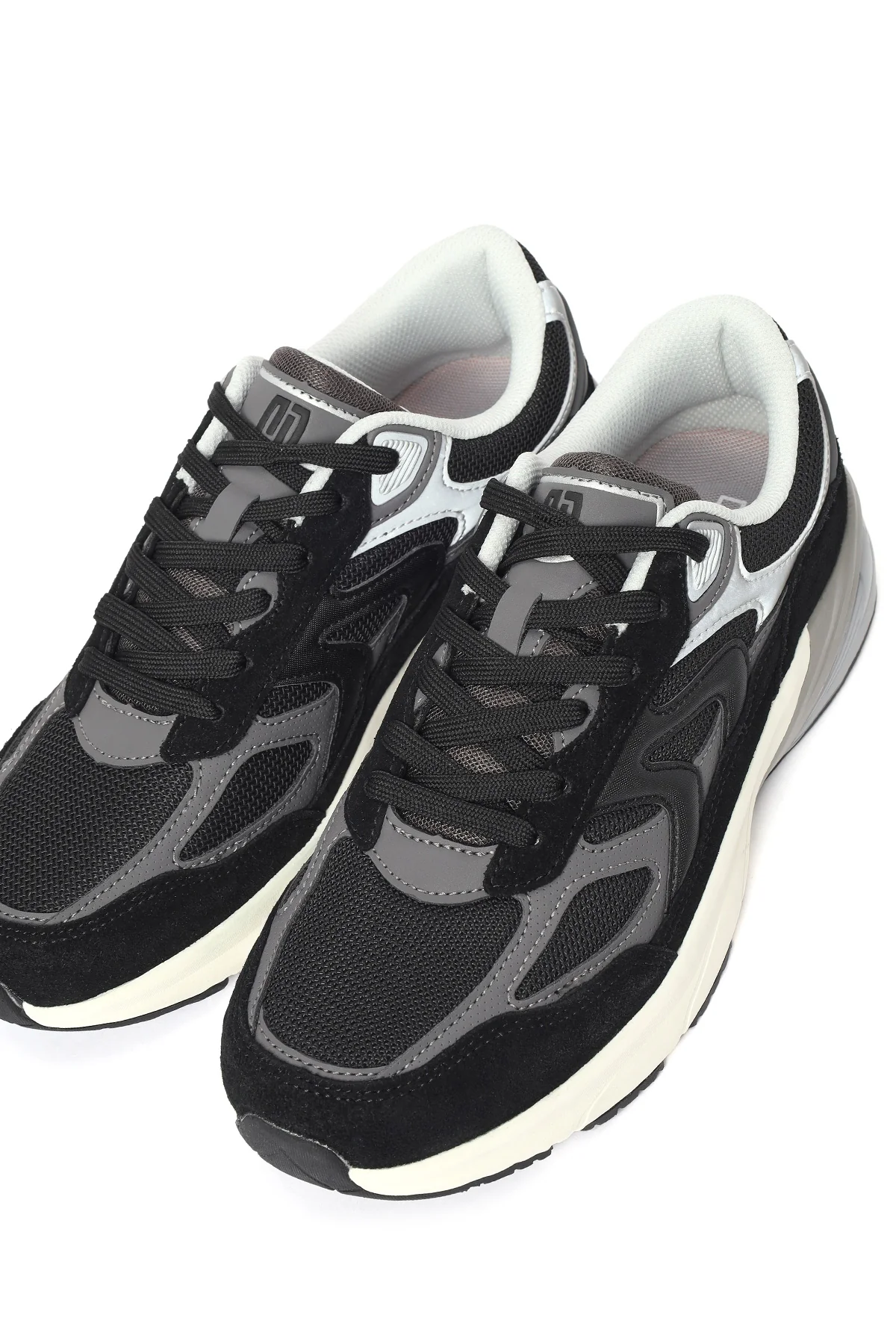 Erkek Siyah Kalın Tabanlı Bağcıklı Deri Sneaker - Image 10
